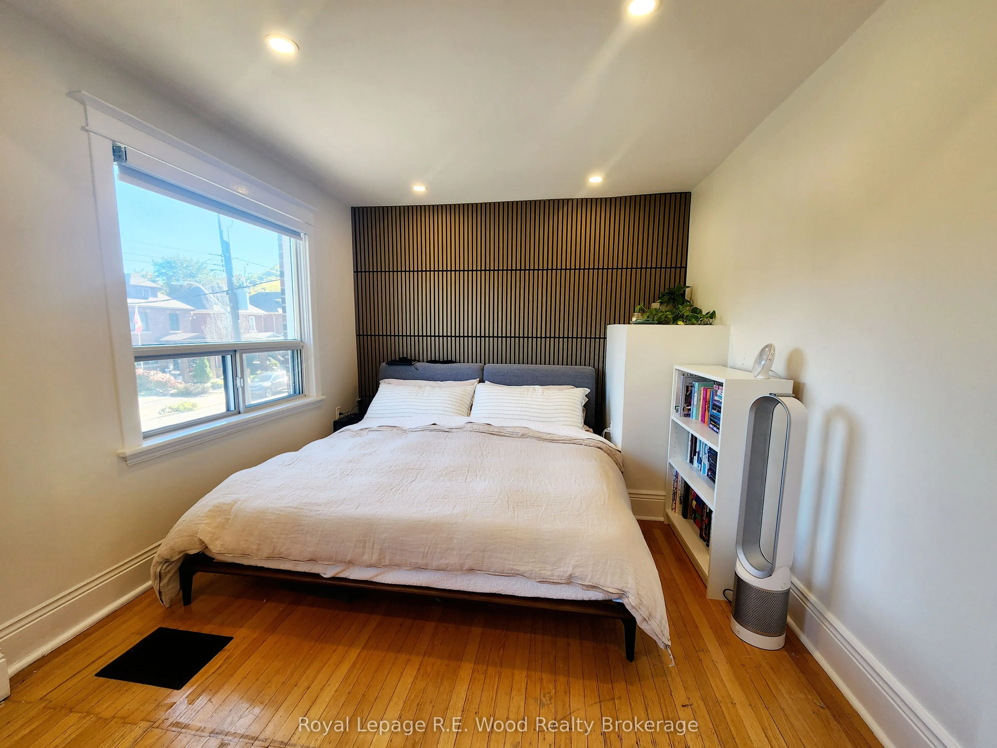252 Graham Avenue S