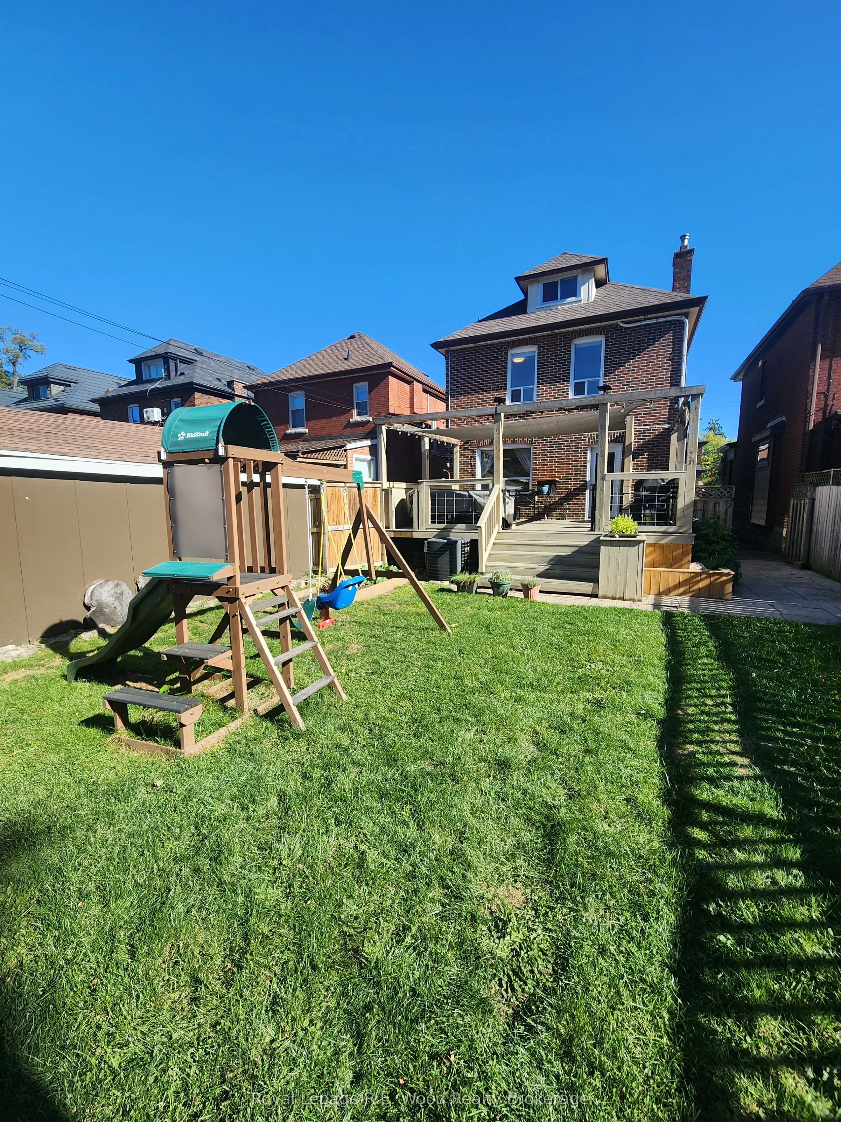252 Graham Avenue S