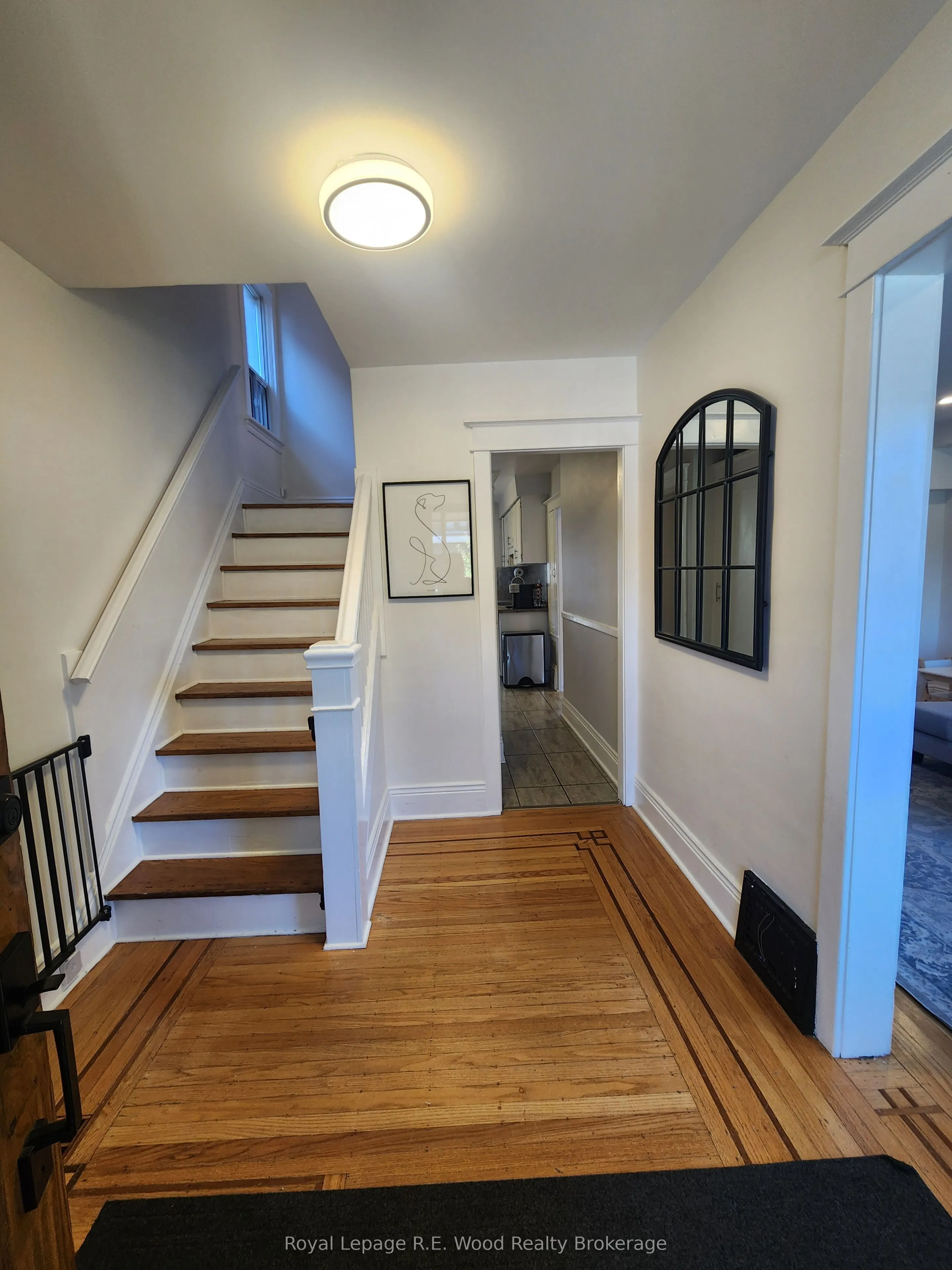 252 Graham Avenue S