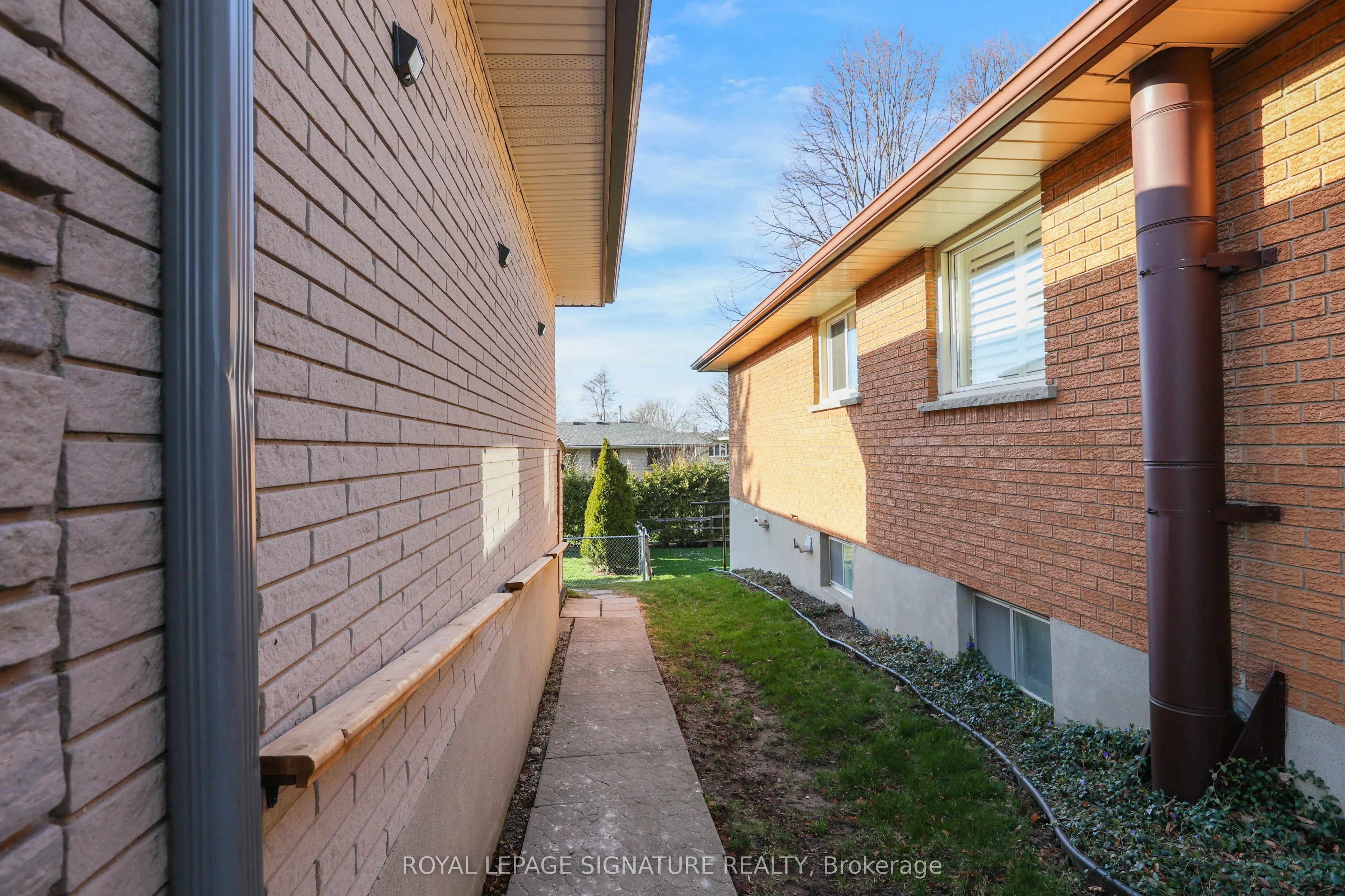 1506 Queen's Boulevard
