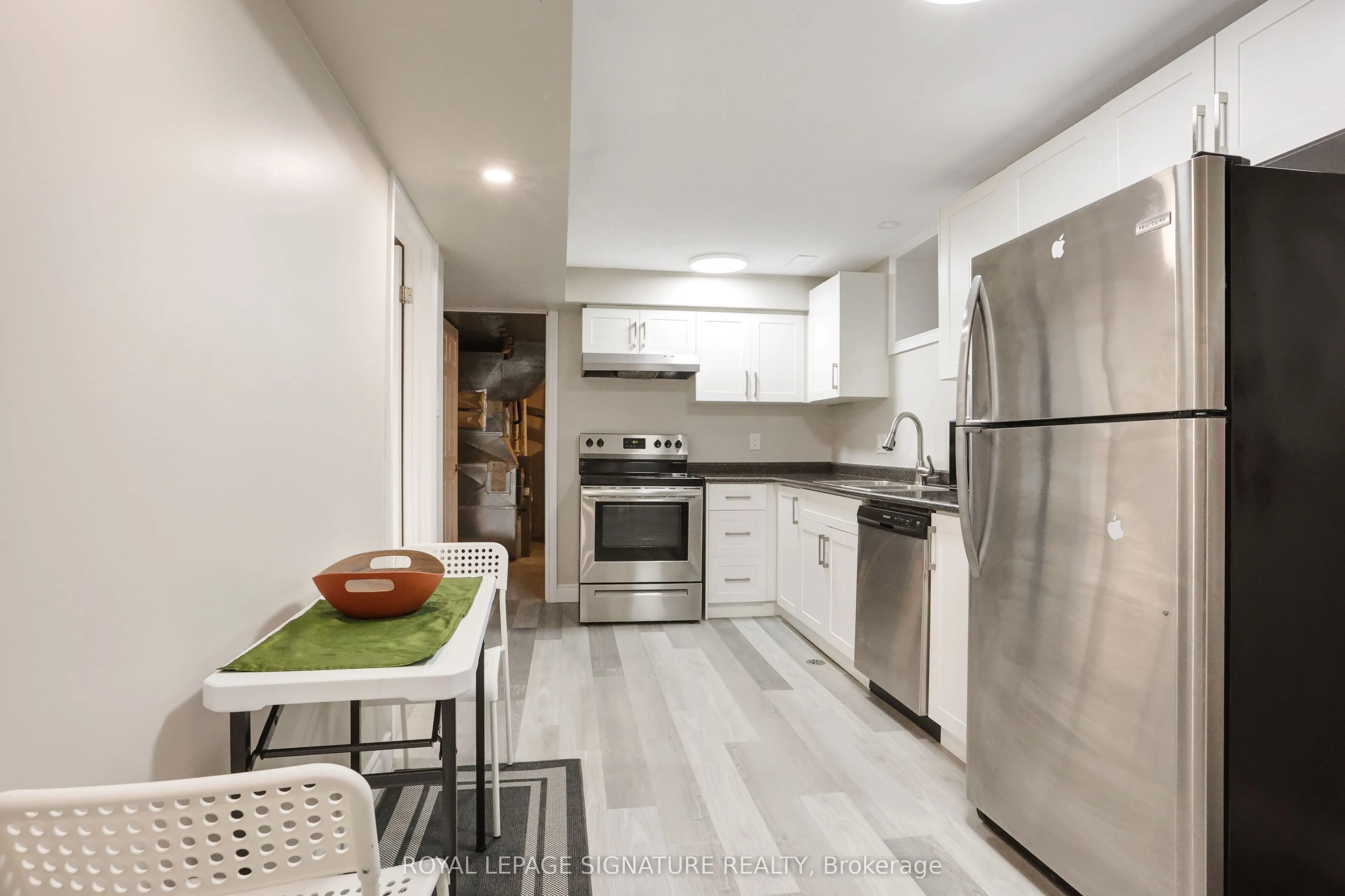 1506 Queen's Boulevard