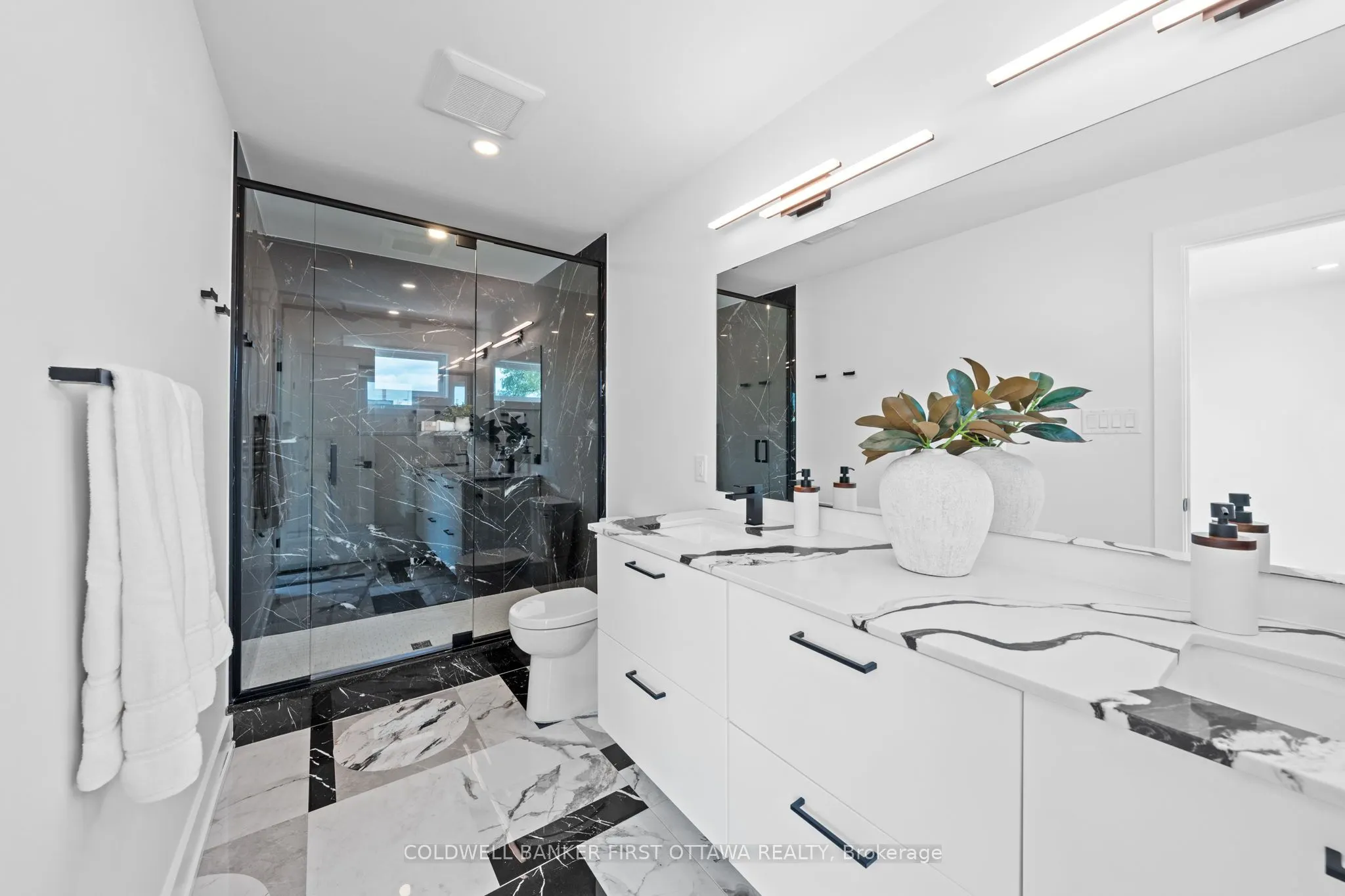 238 Lebreton Street N, #C