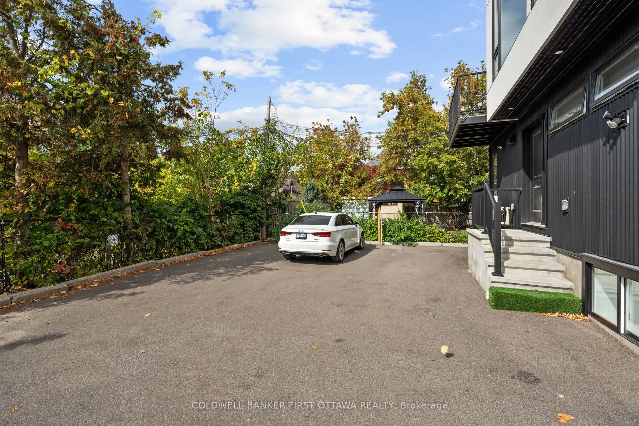 238 Lebreton Street N, #C