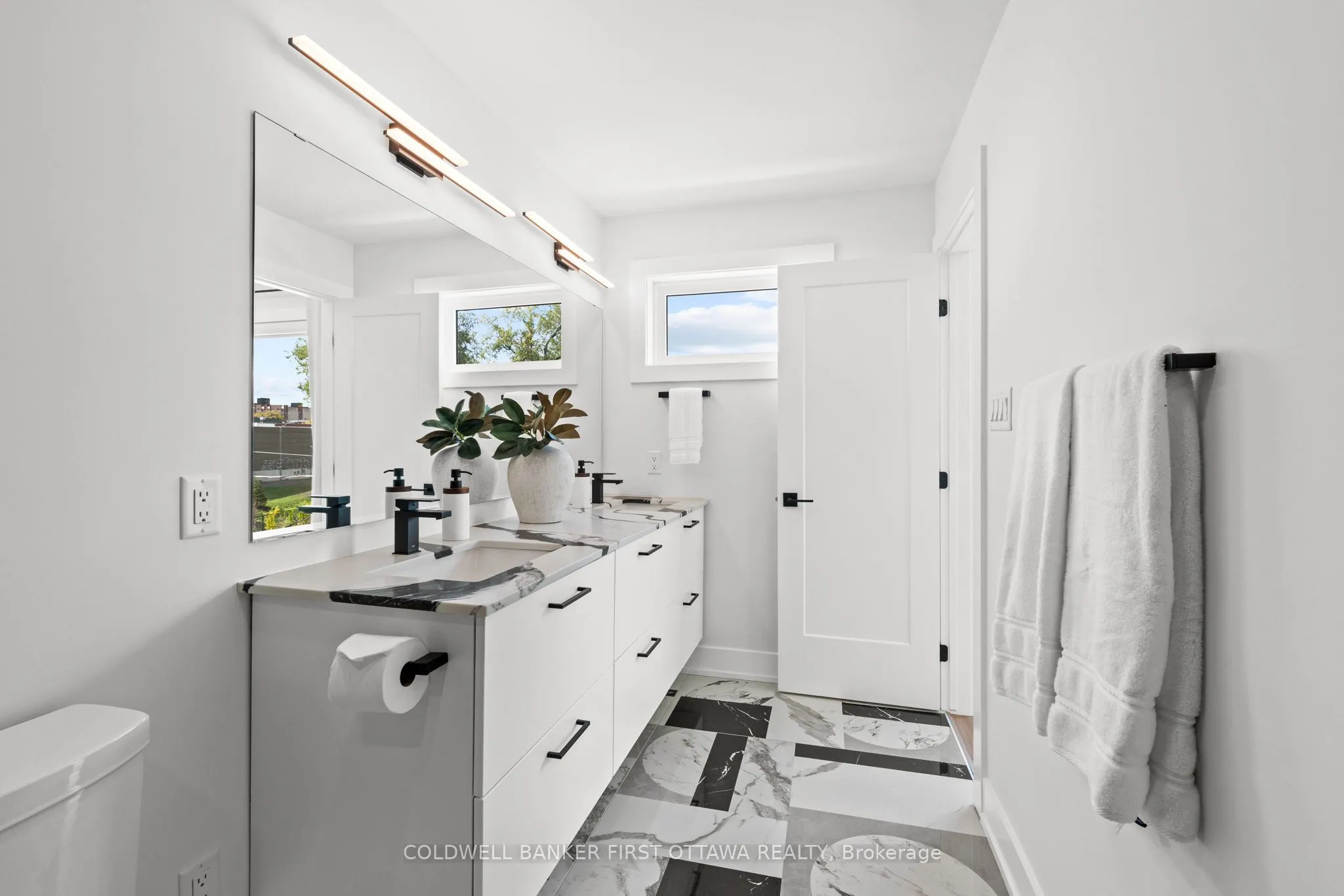 238 Lebreton Street N, #C