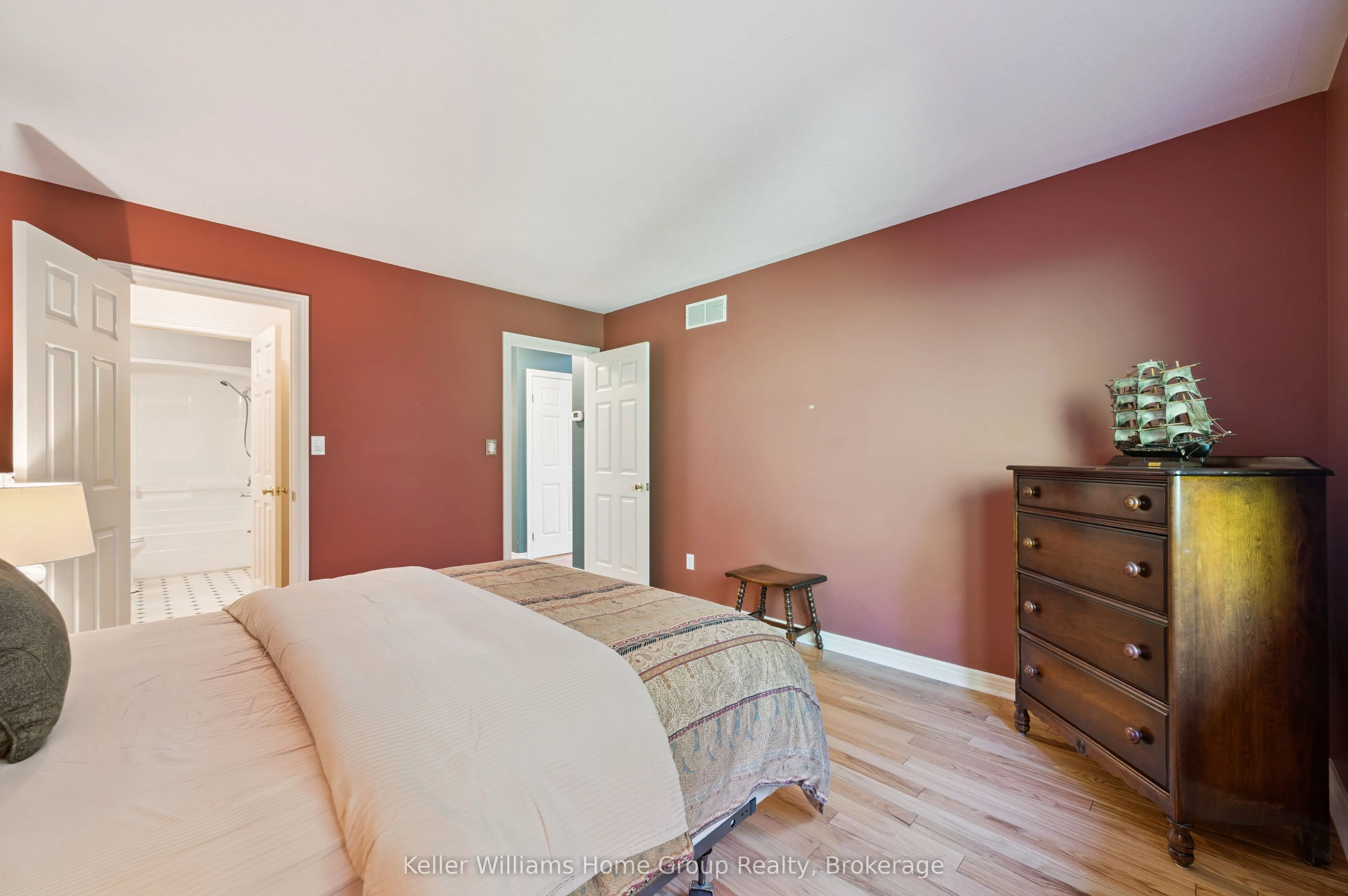 66 Kortright Road E