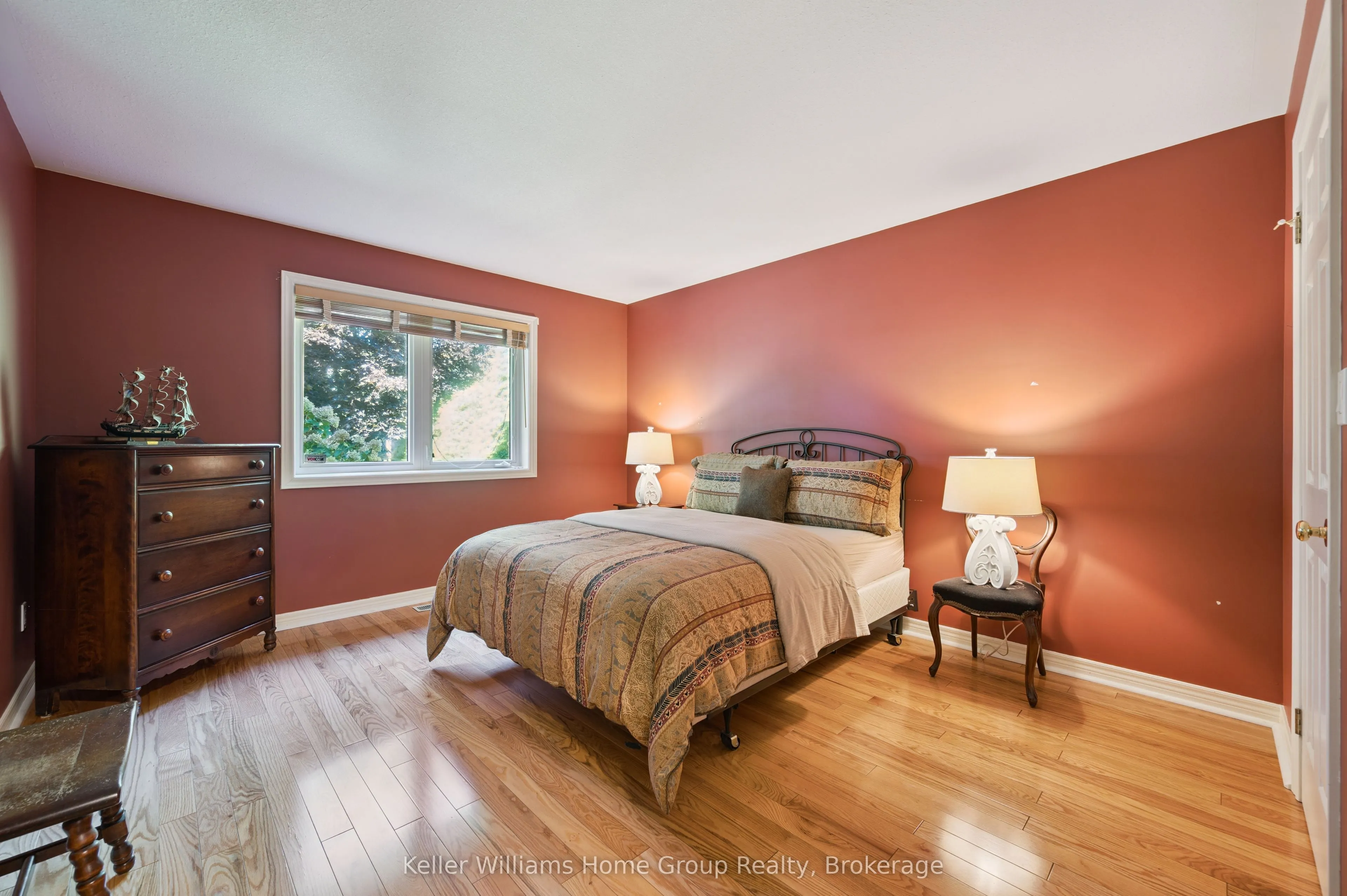66 Kortright Road E
