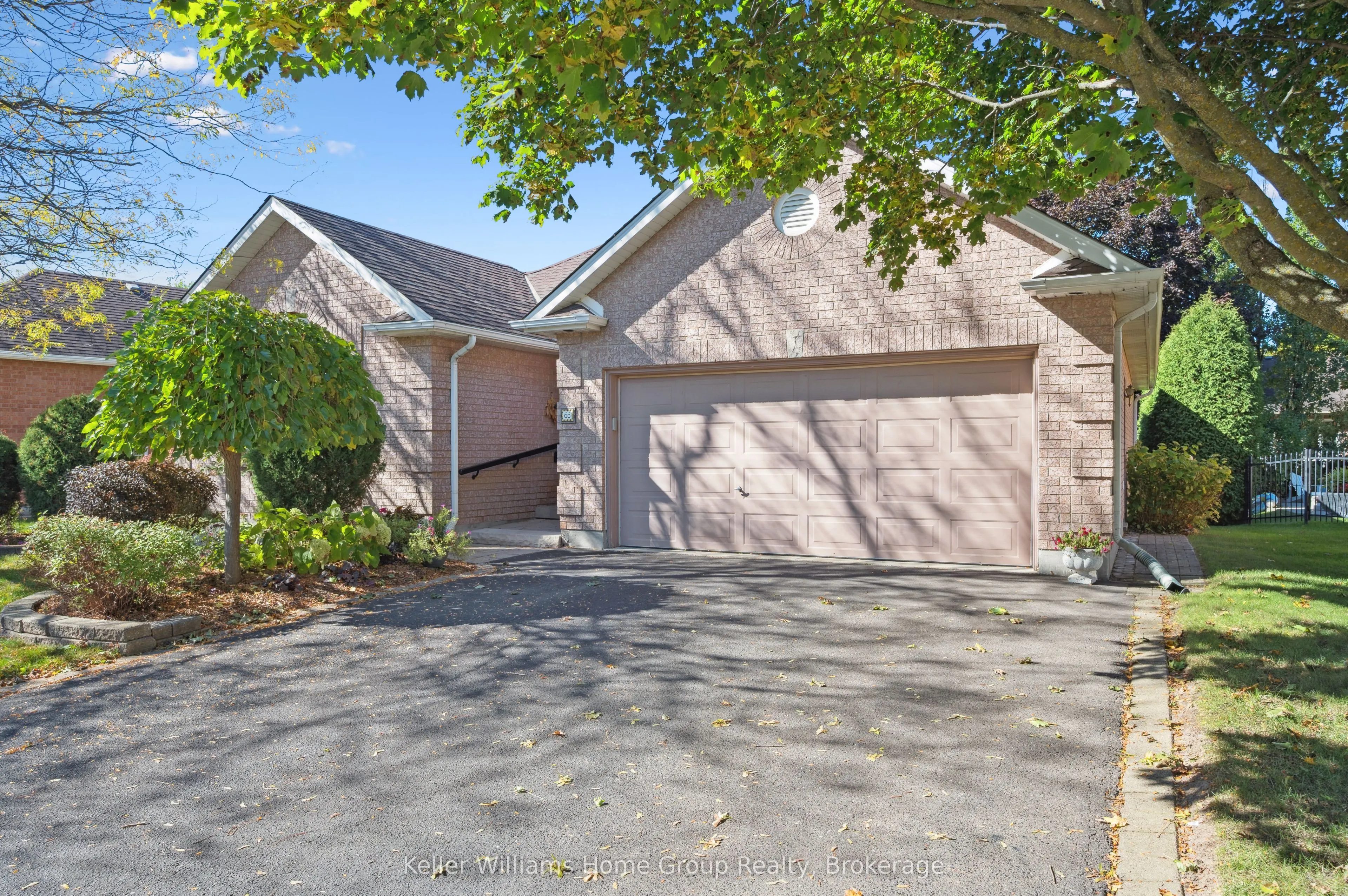 66 Kortright Road E
