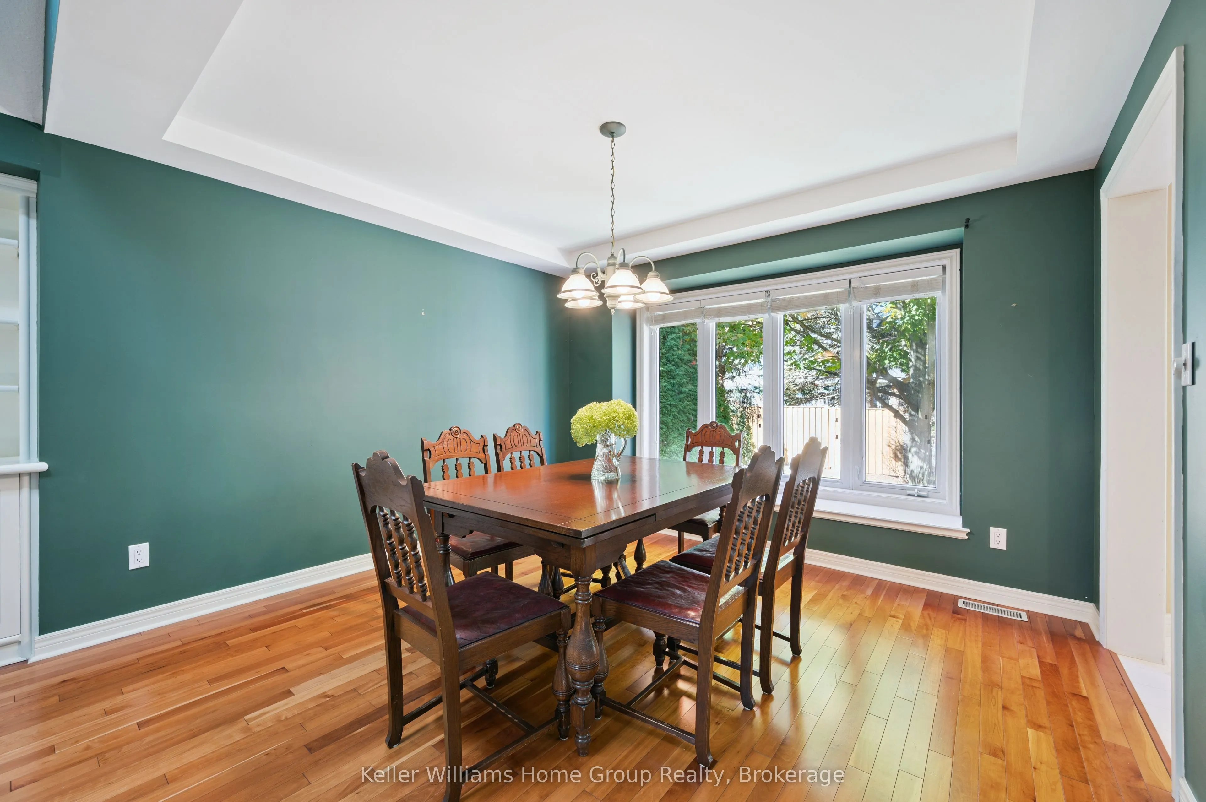 66 Kortright Road E