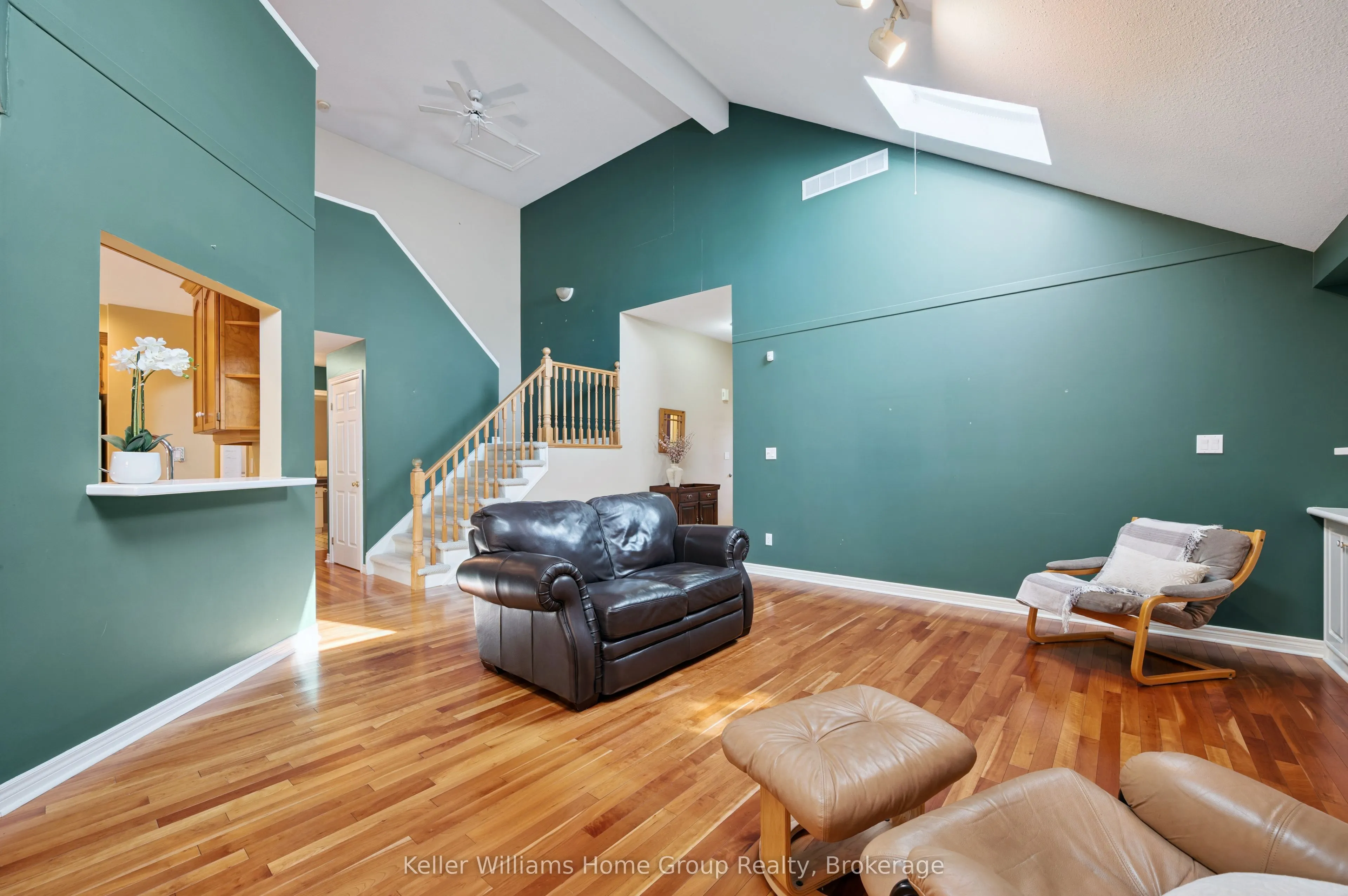 66 Kortright Road E