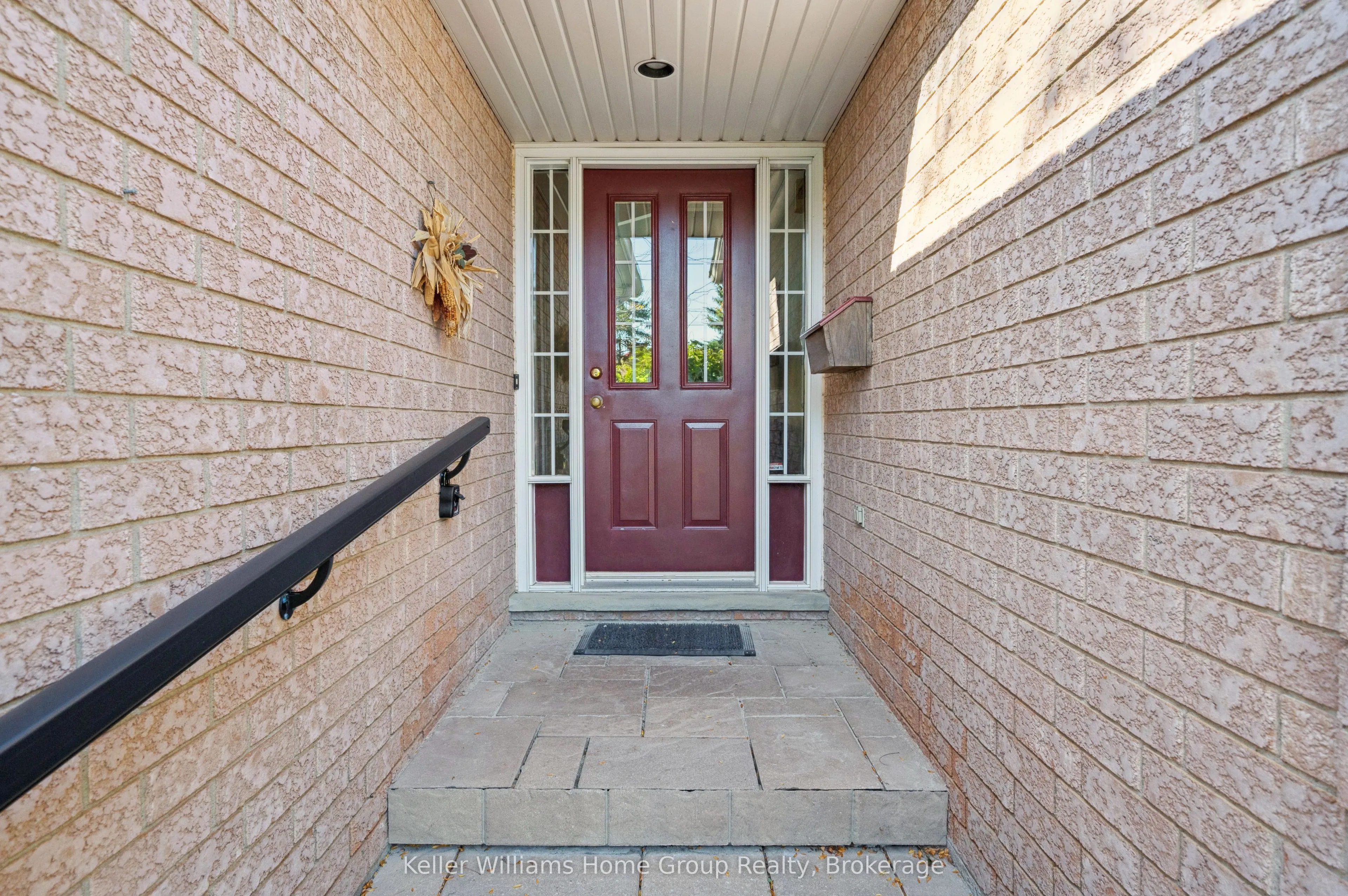 66 Kortright Road E