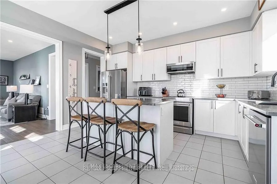 253 Kinsman Drive