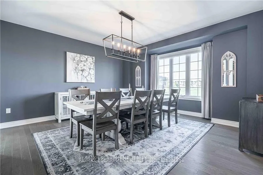 253 Kinsman Drive