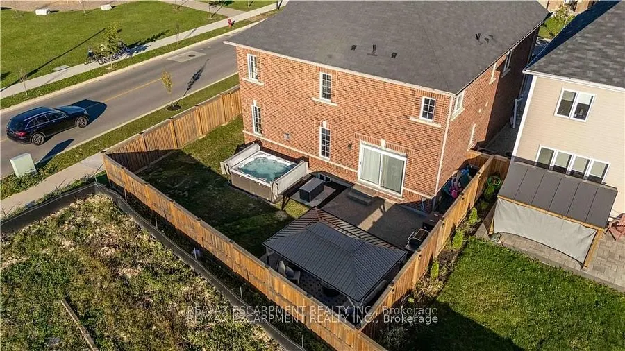 253 Kinsman Drive