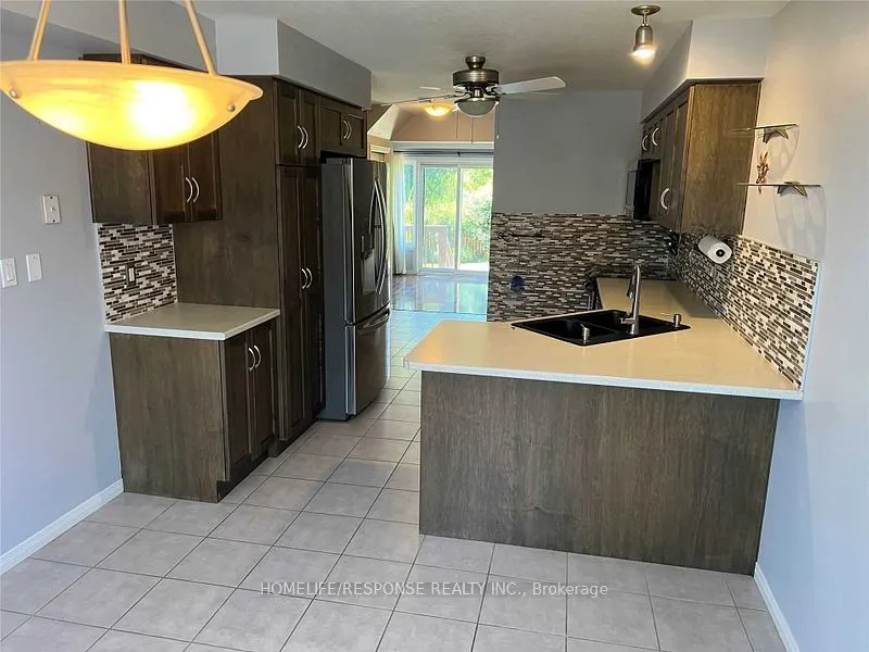 305 BRIARMEADOW Drive, #9