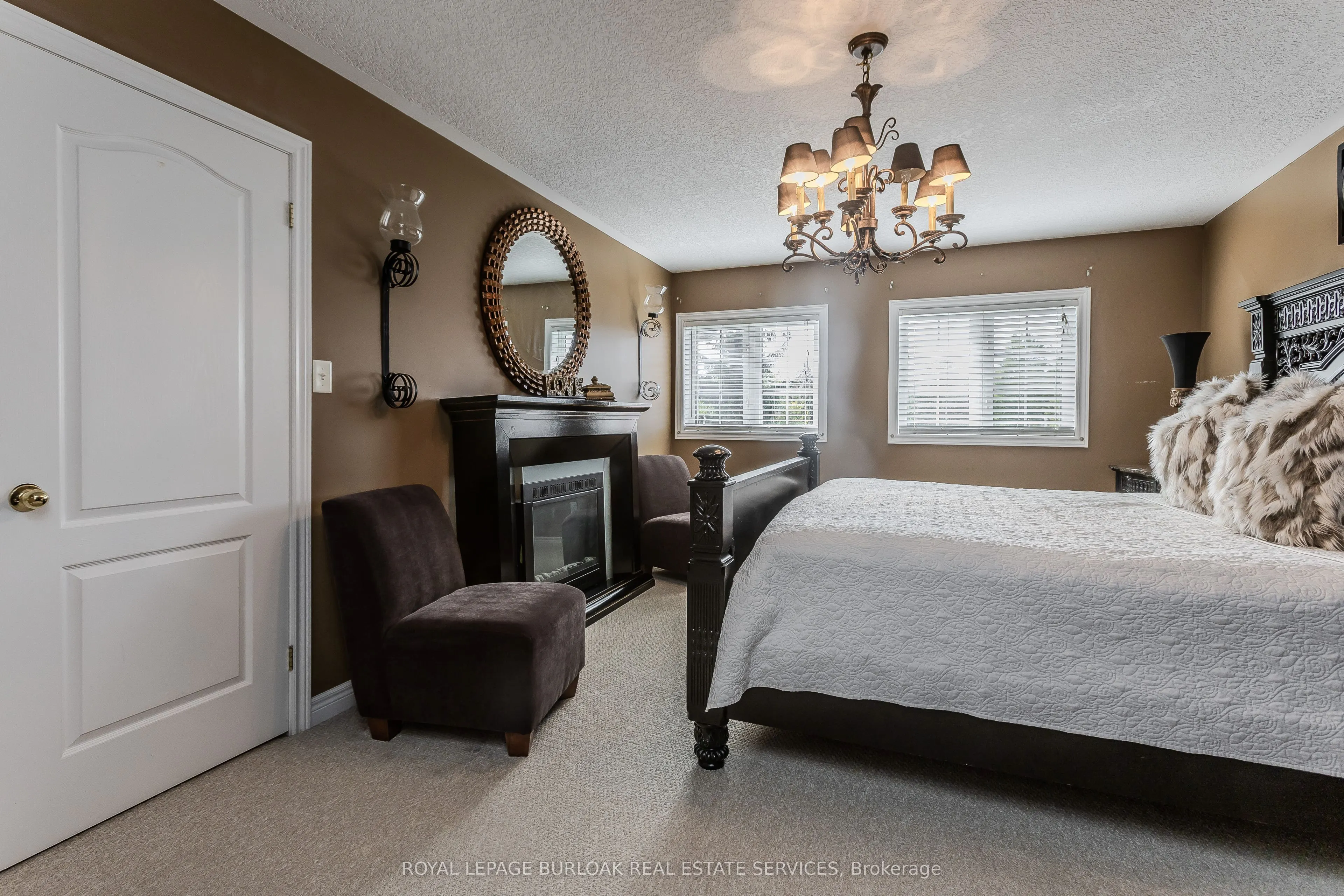 26 Grassyplain Drive