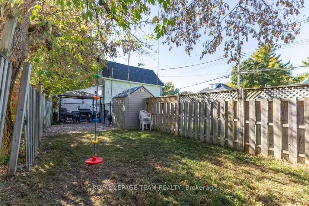 66 Hugh Street S