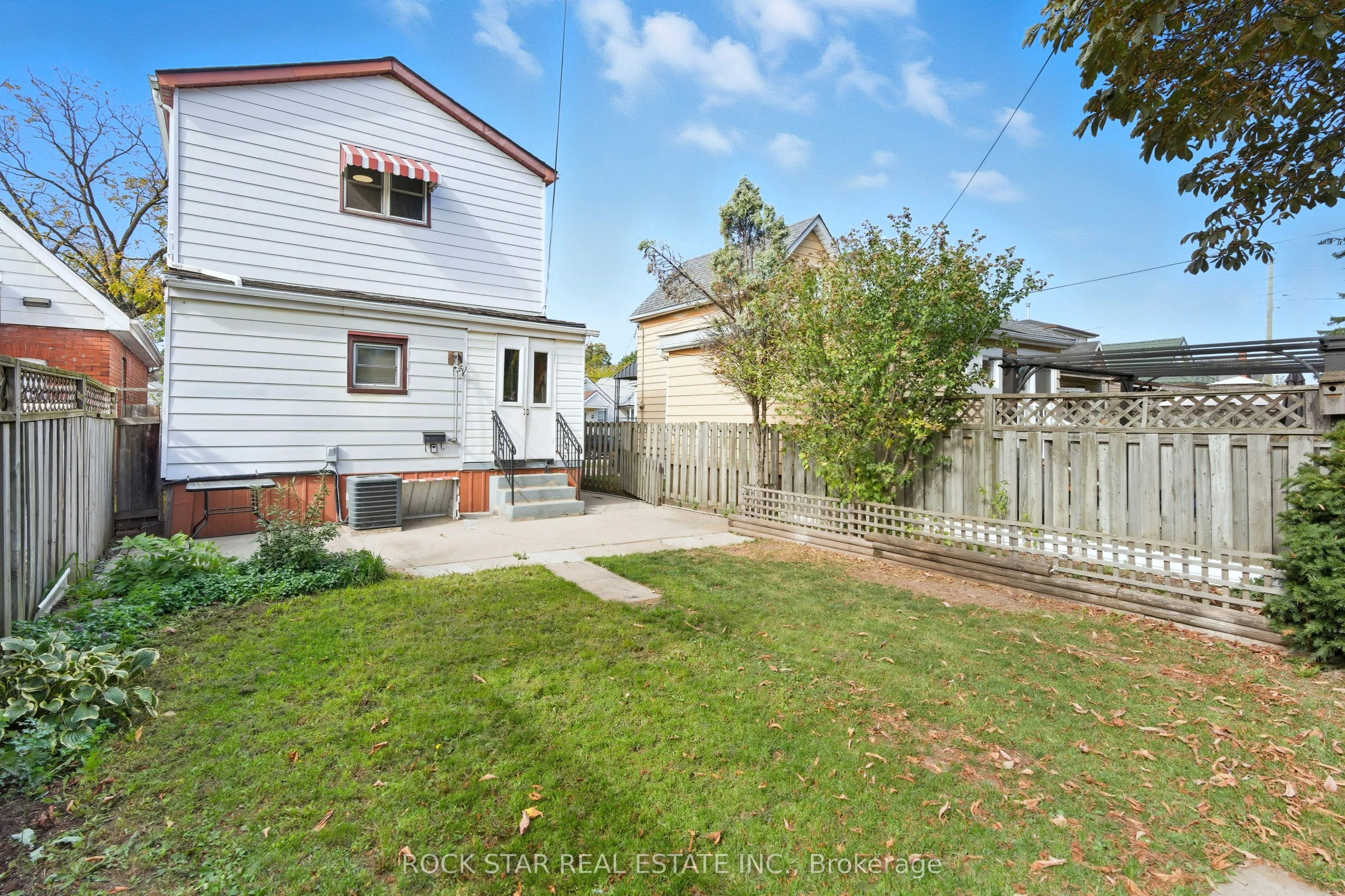 116 Robins Avenue