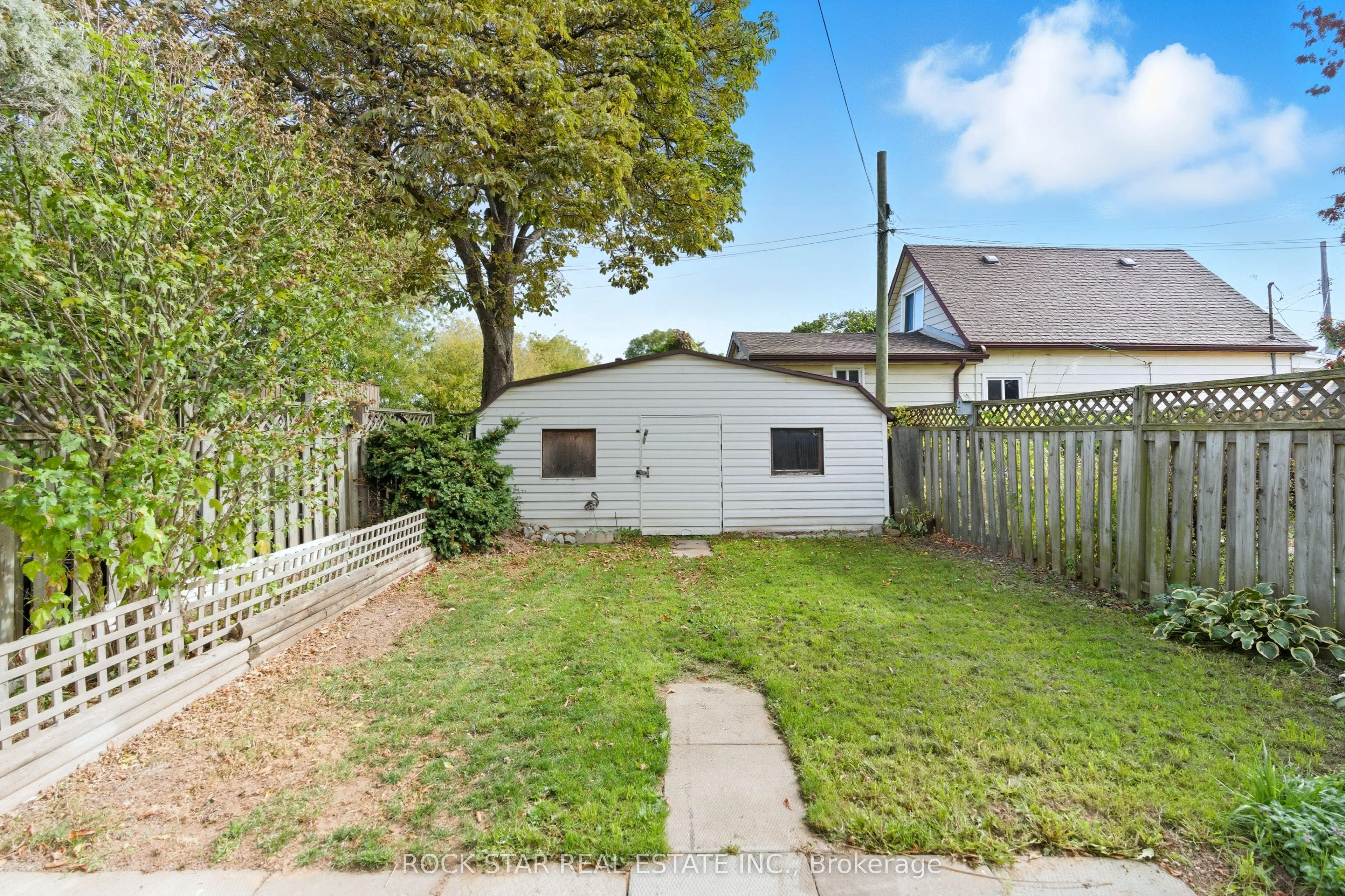116 Robins Avenue