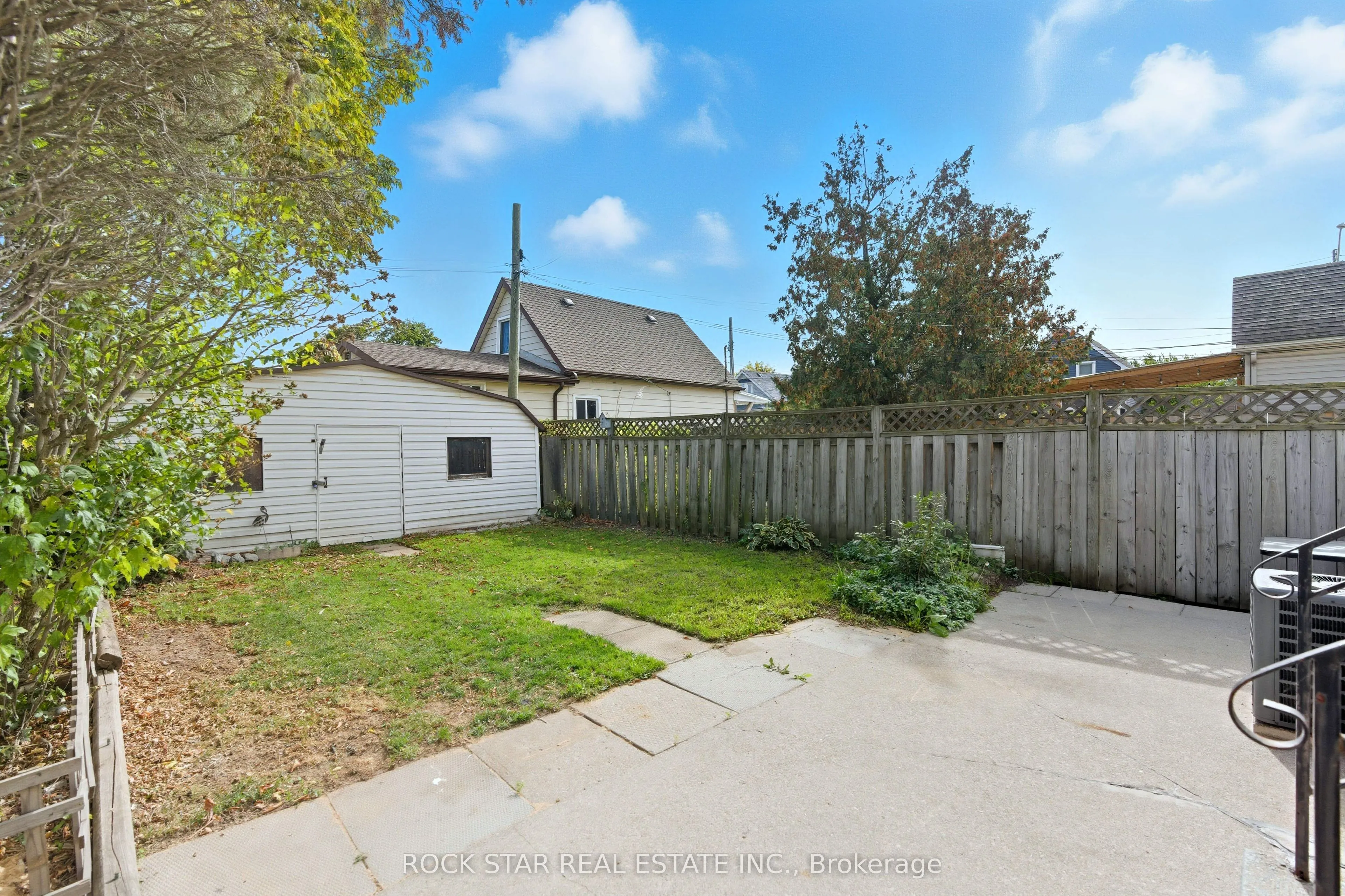 116 Robins Avenue
