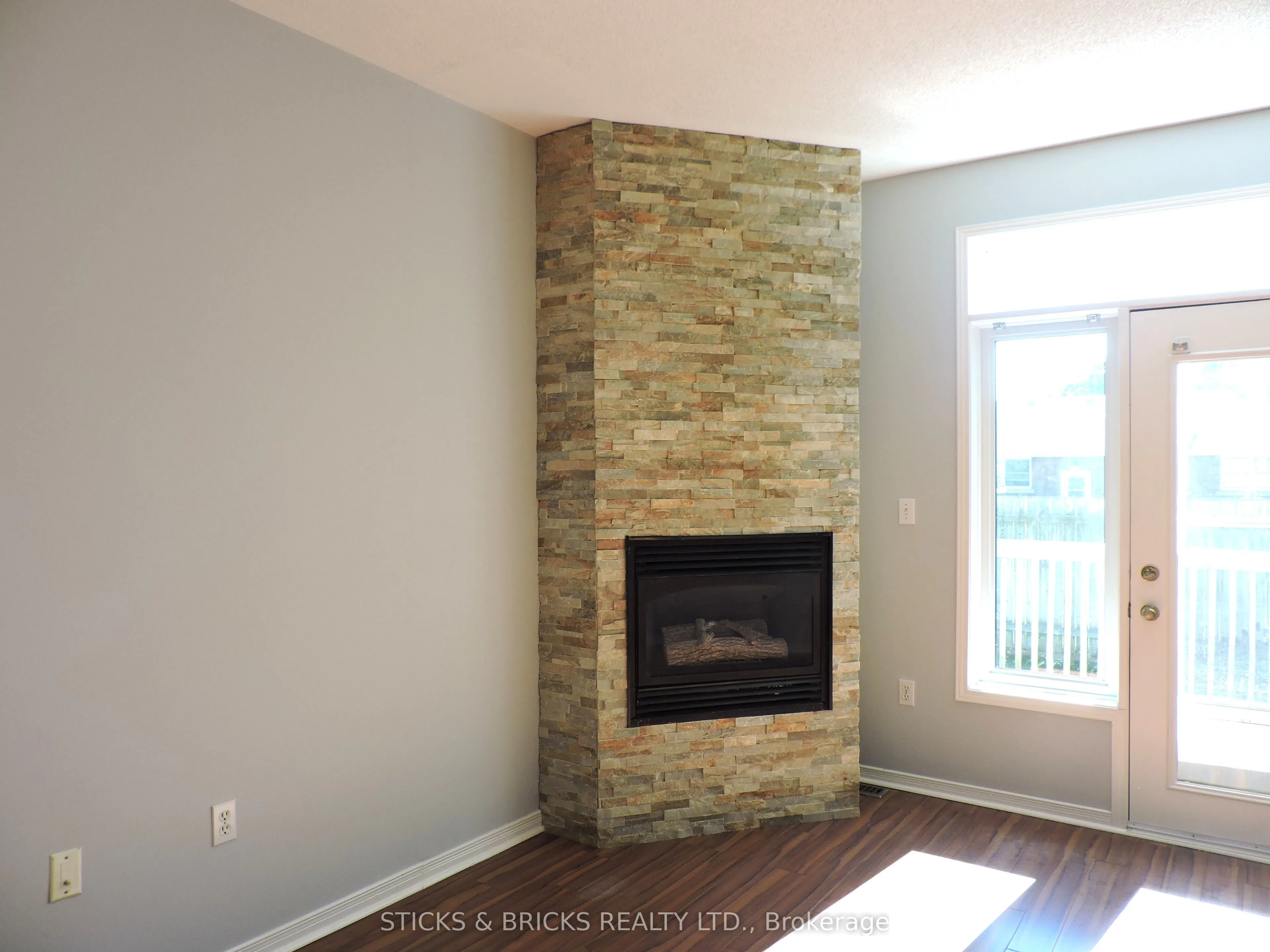 5070 Drummond Road, #27