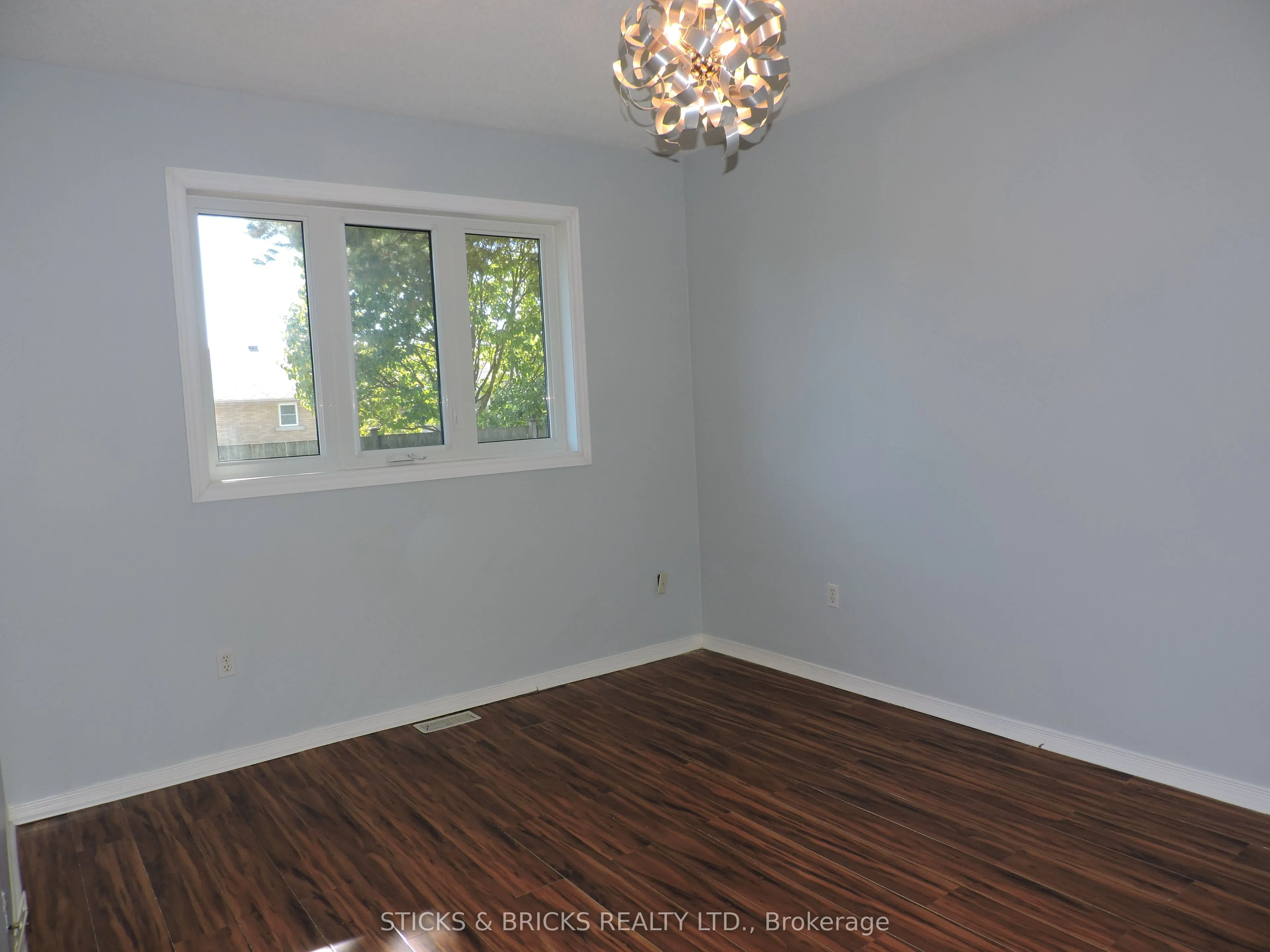 5070 Drummond Road, #27