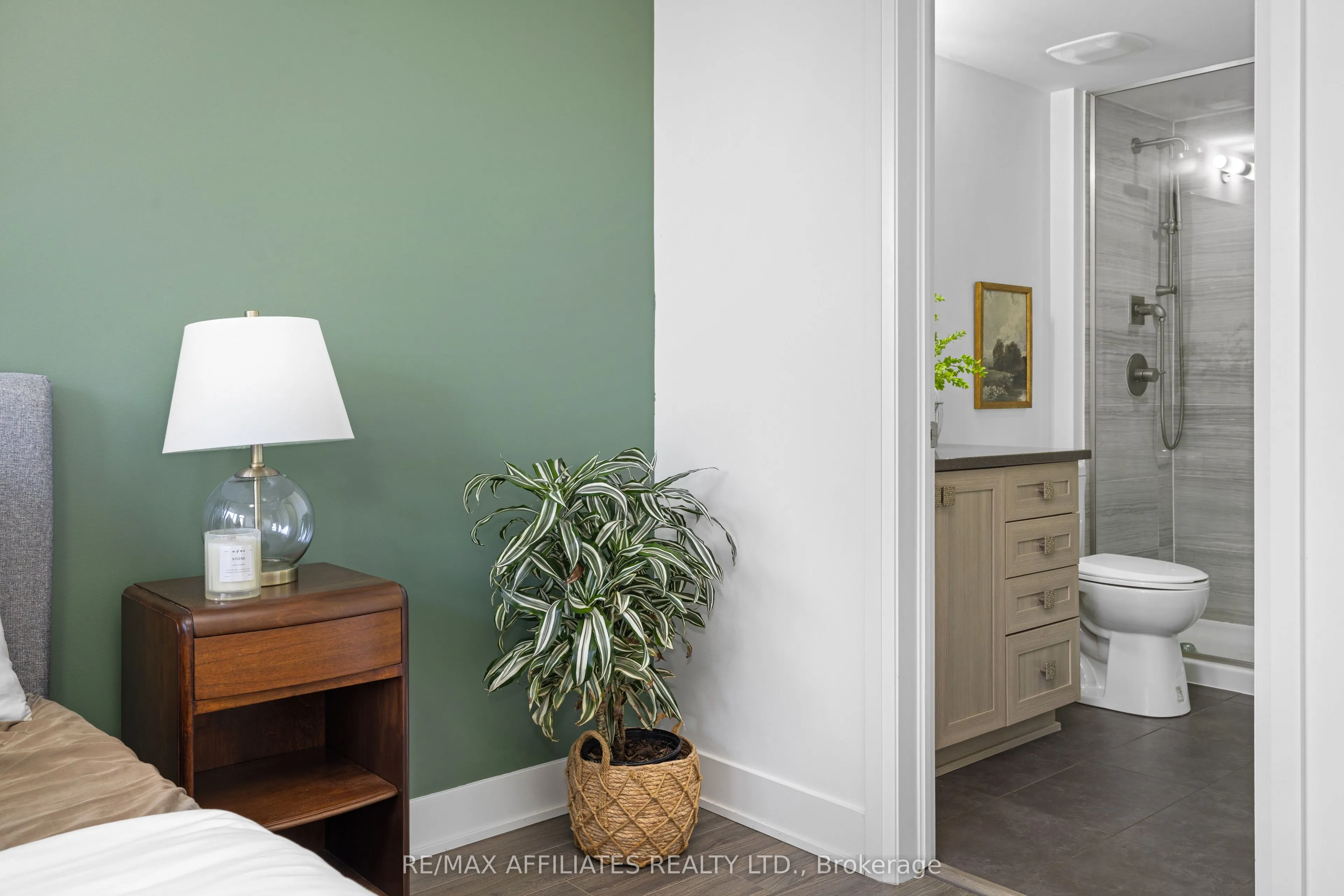 104 Holmwood Avenue, #4