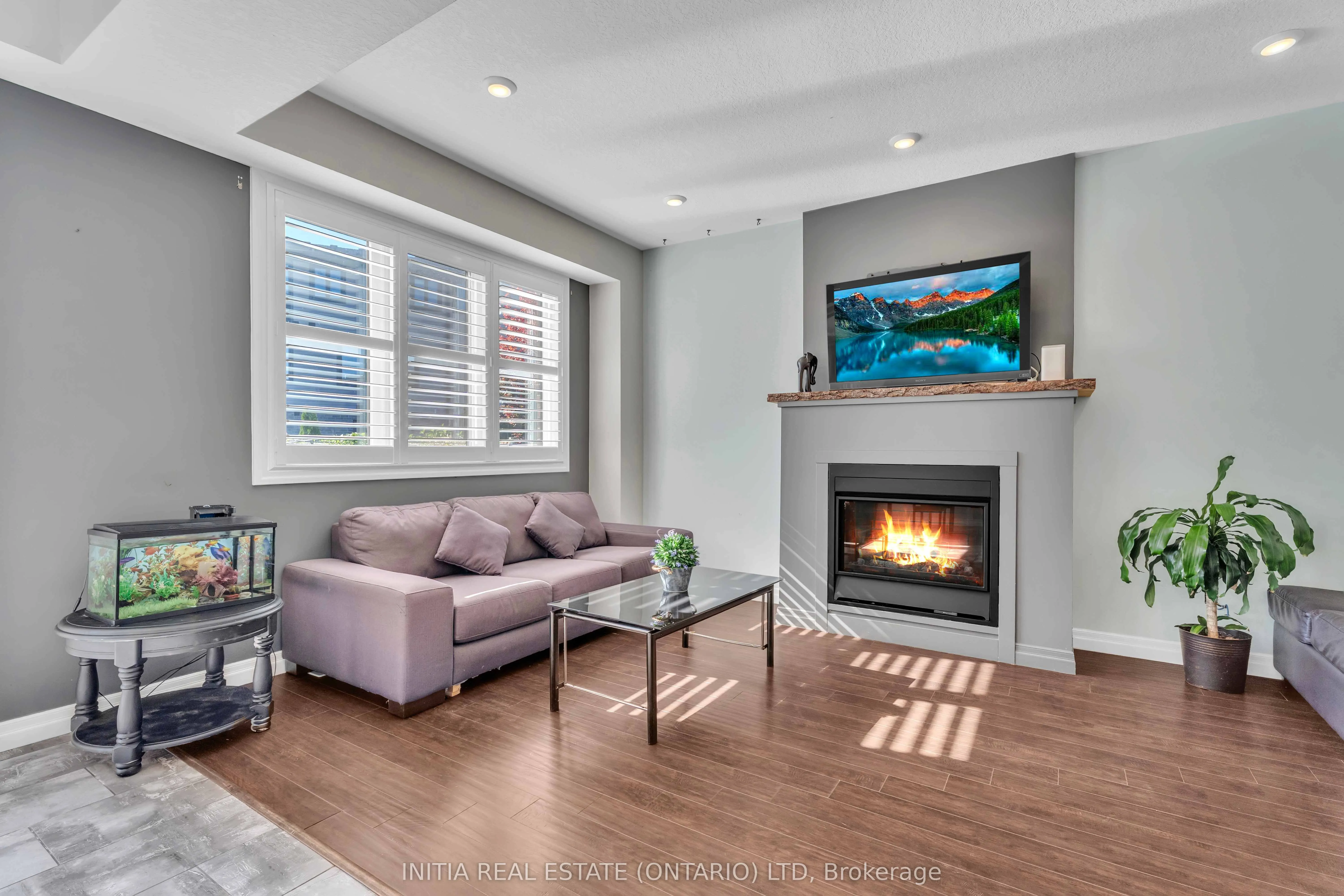 571 Freeport Street