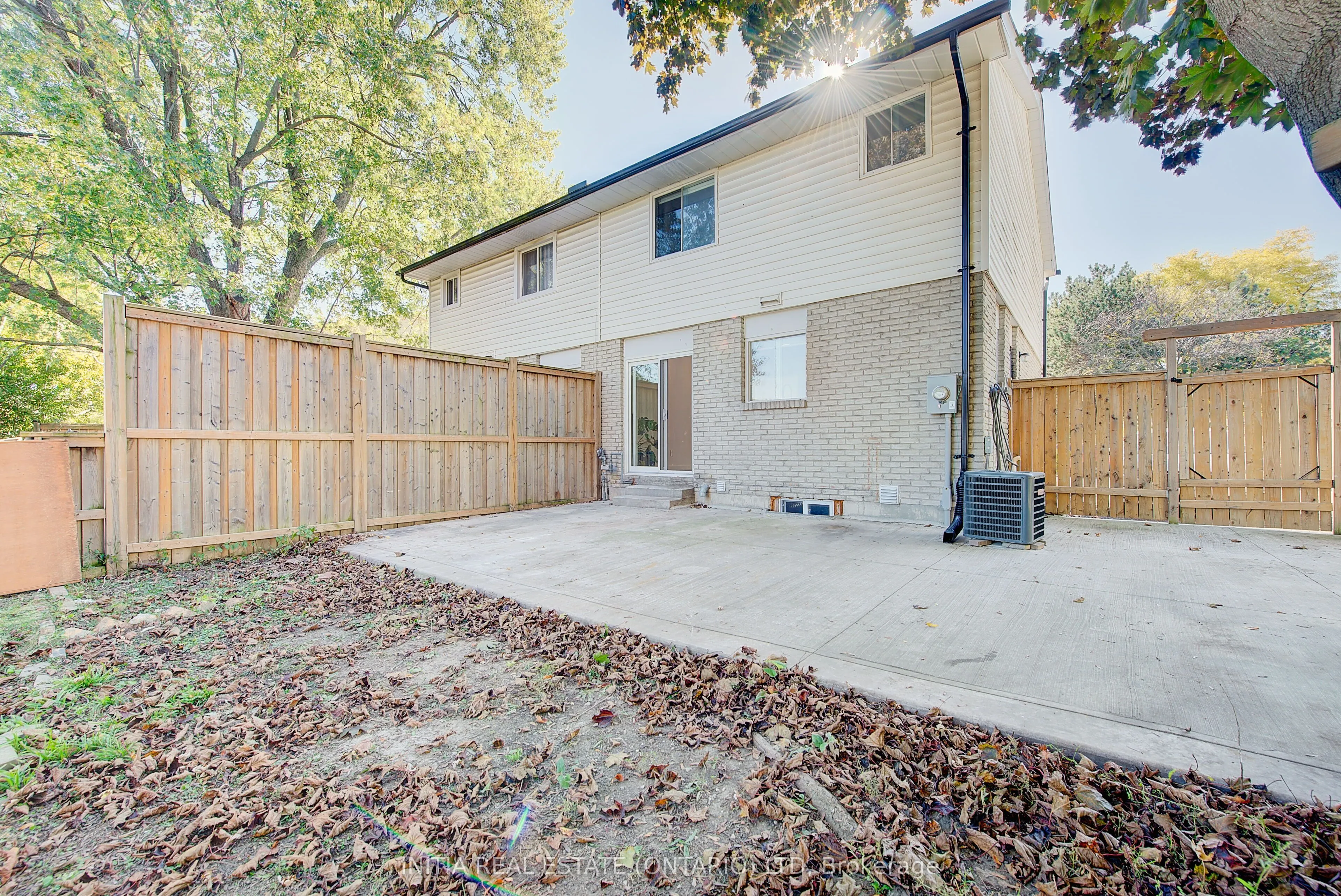 1407 Jalna Boulevard