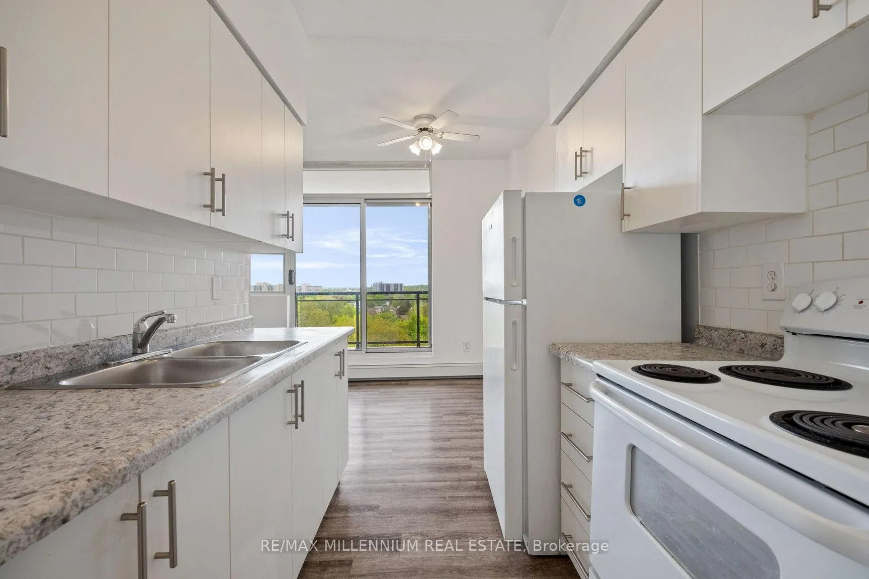 420 Greenhill Avenue, #606