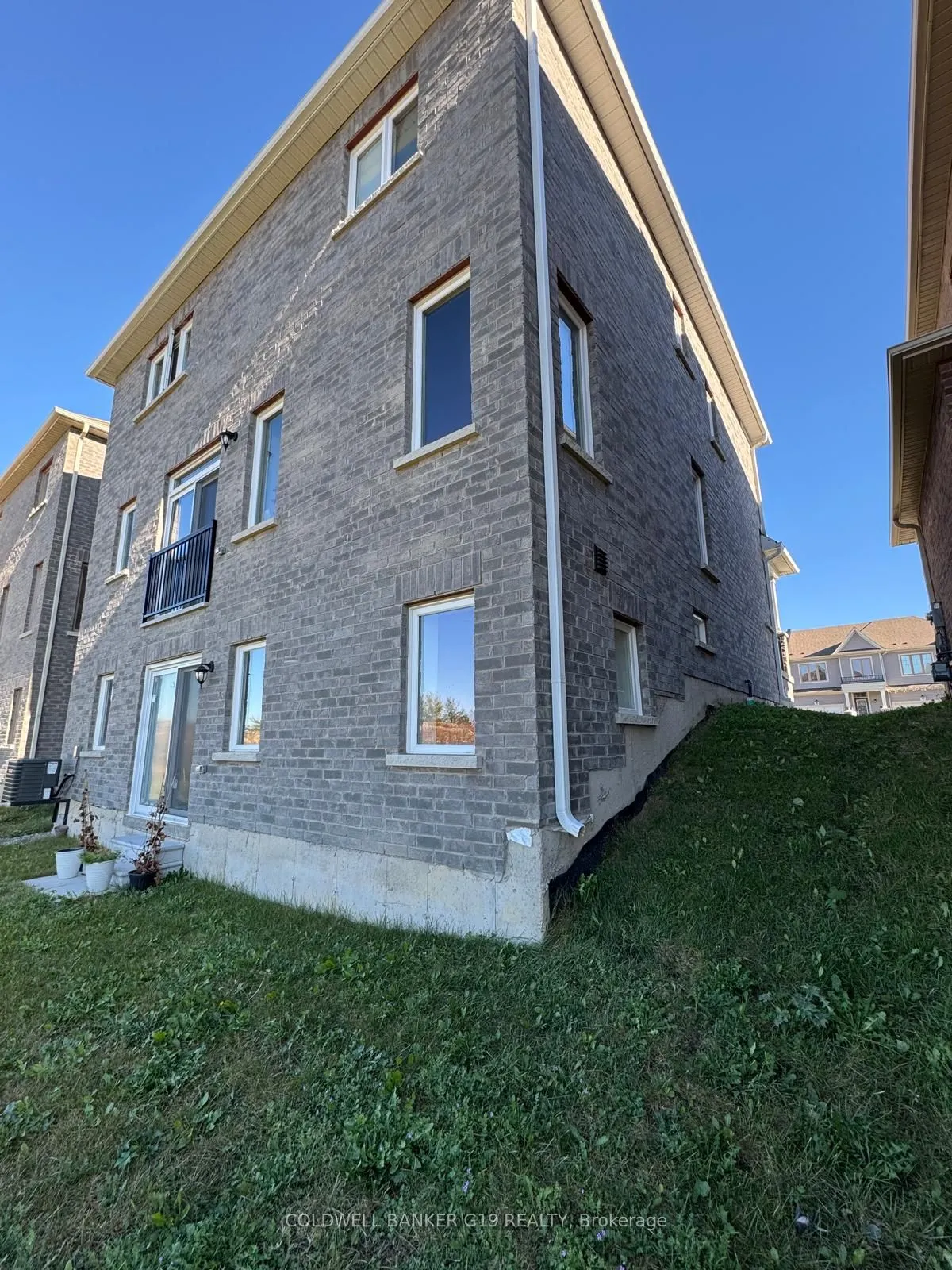 32 Mackenzie Street
