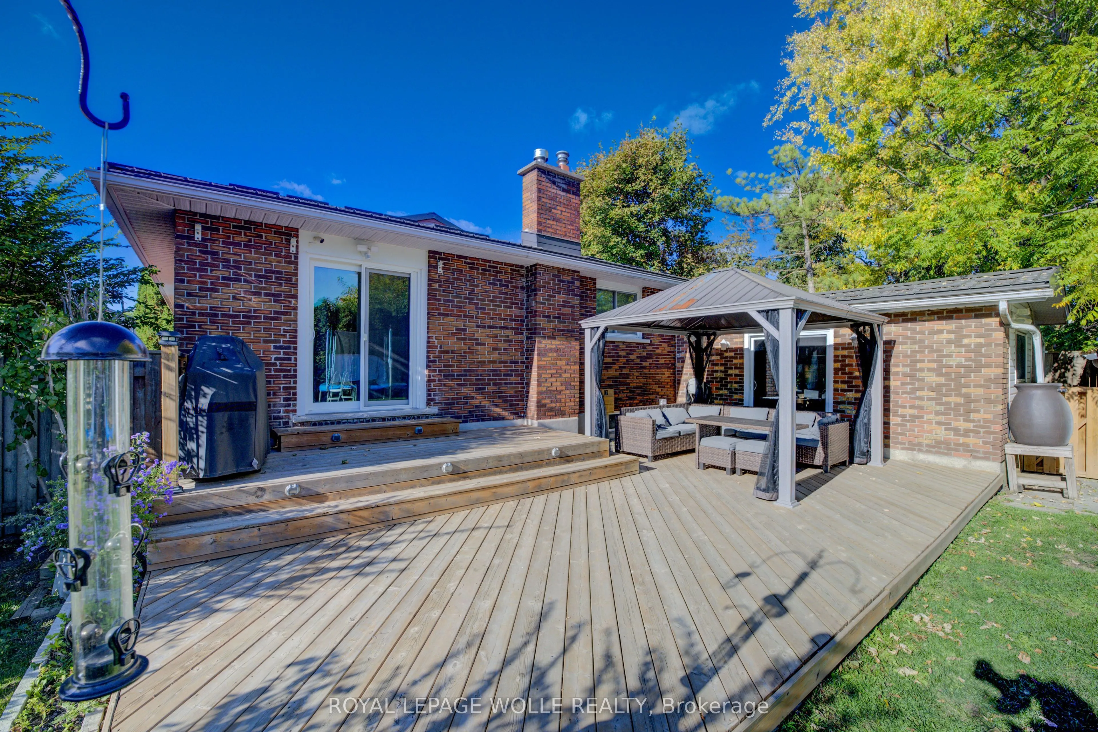 127 Jansen Avenue