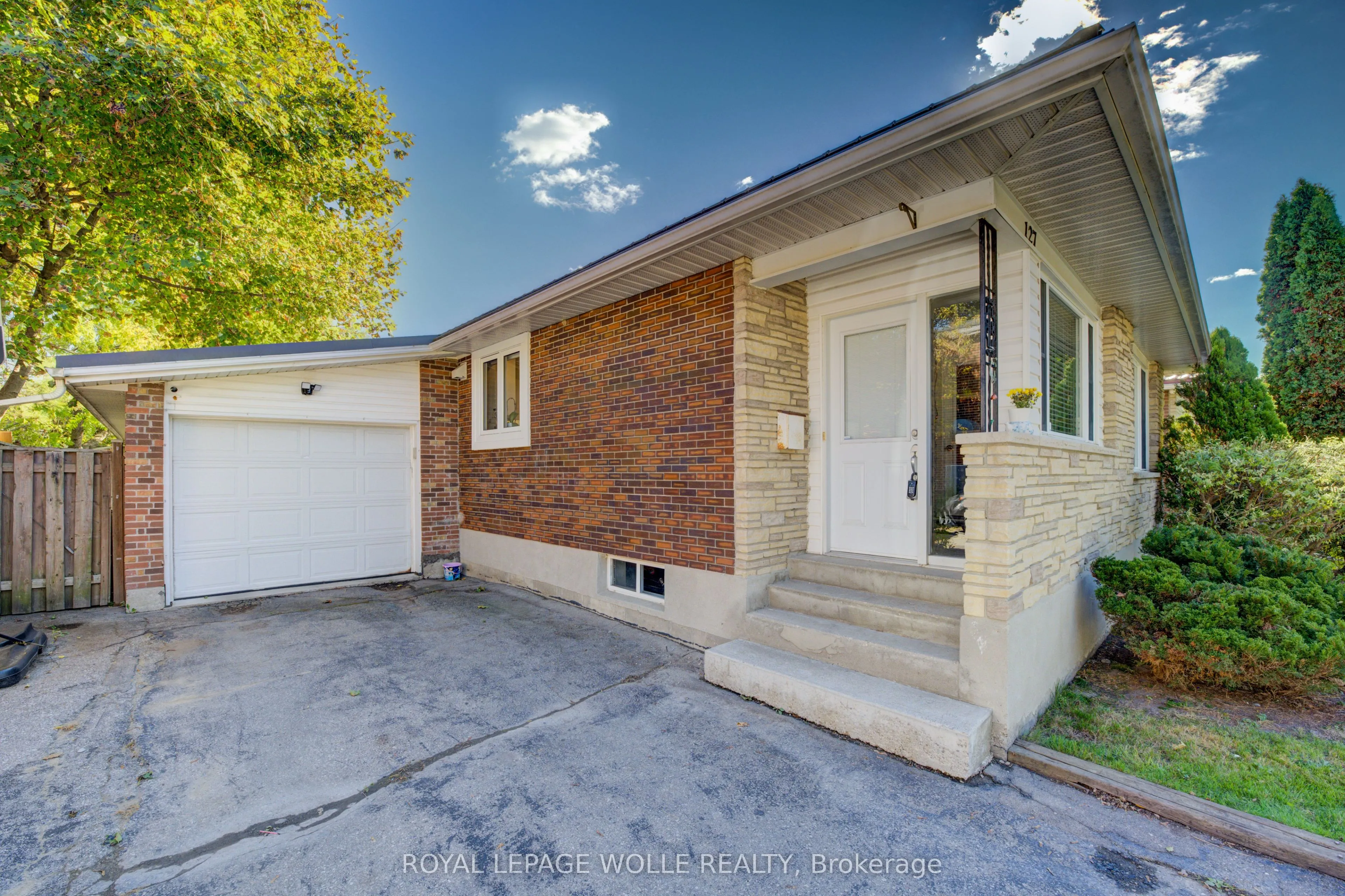 127 Jansen Avenue