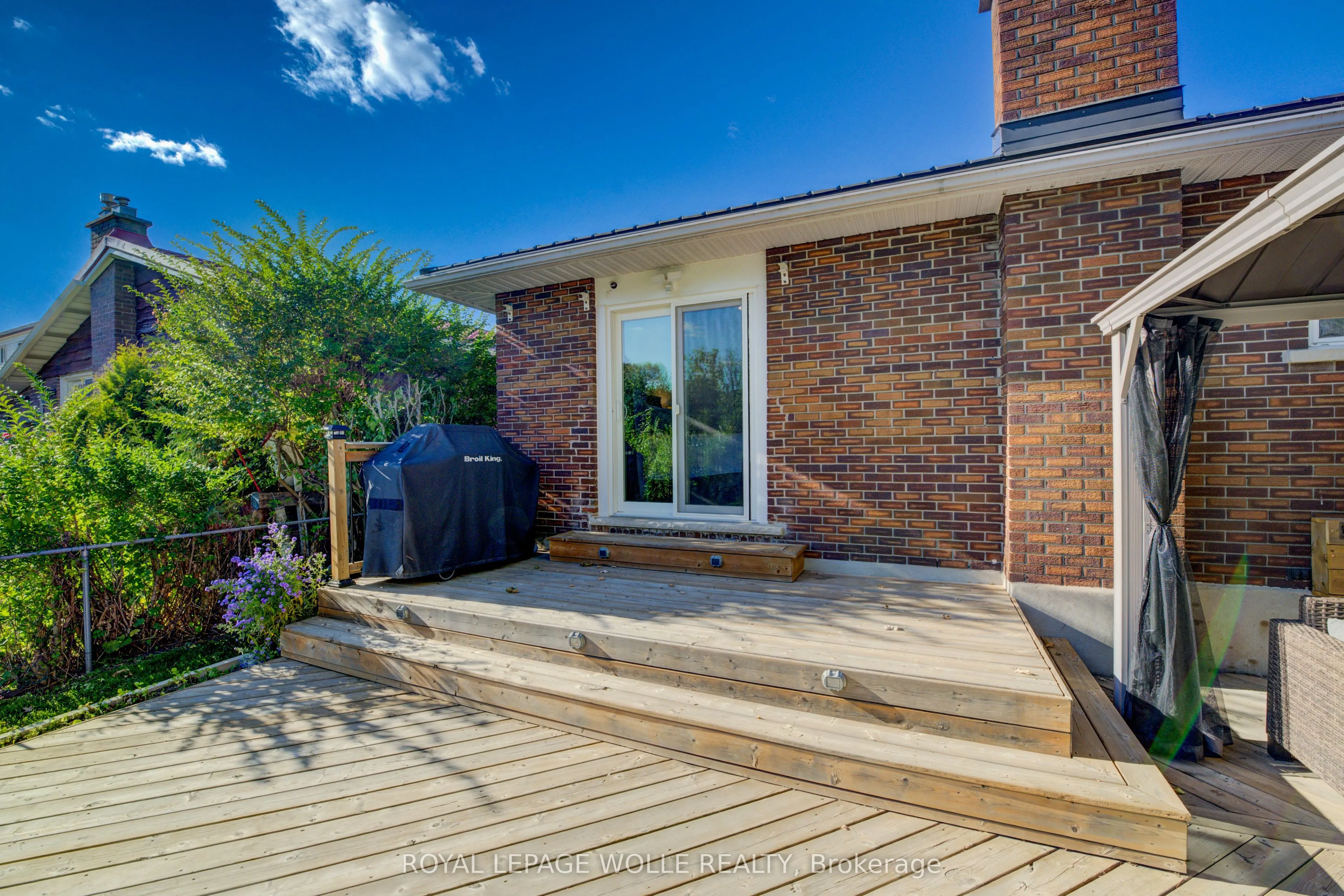 127 Jansen Avenue
