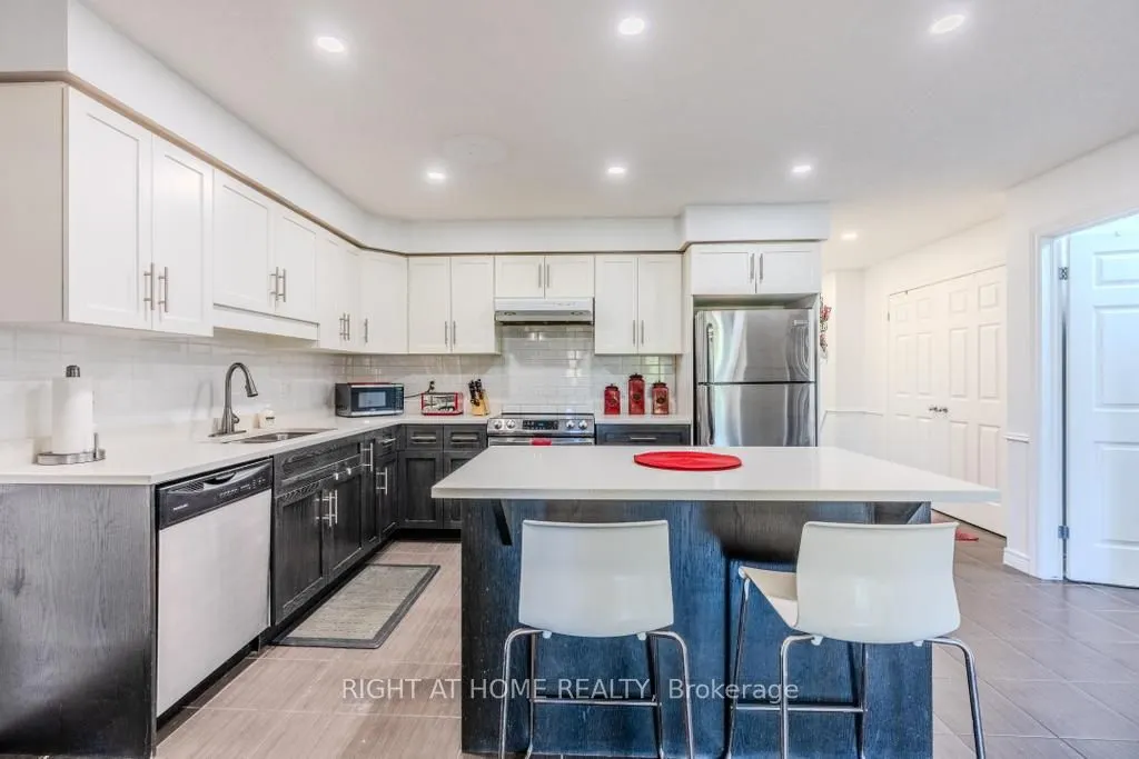 14 Amos Drive, #26