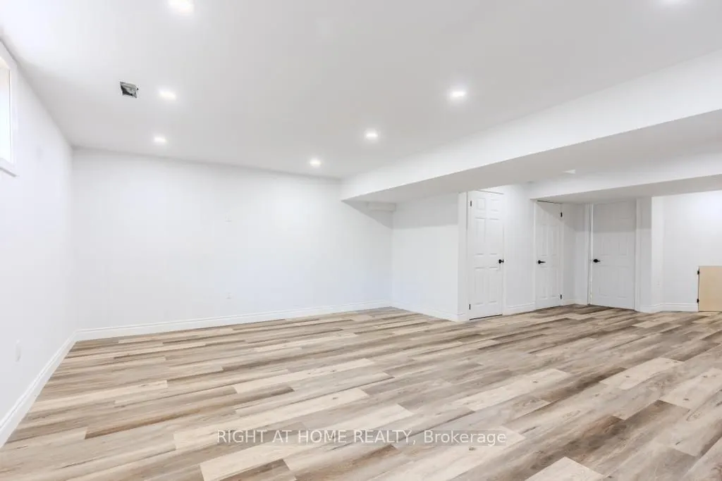 14 Amos Drive, #26