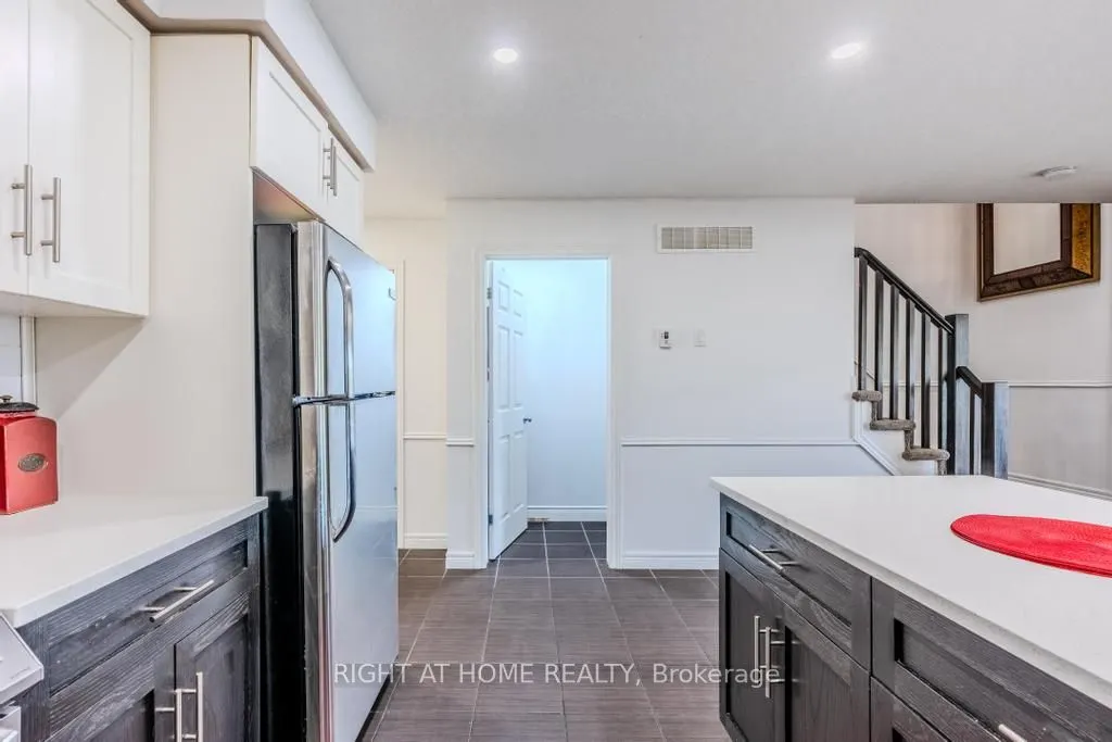14 Amos Drive, #26