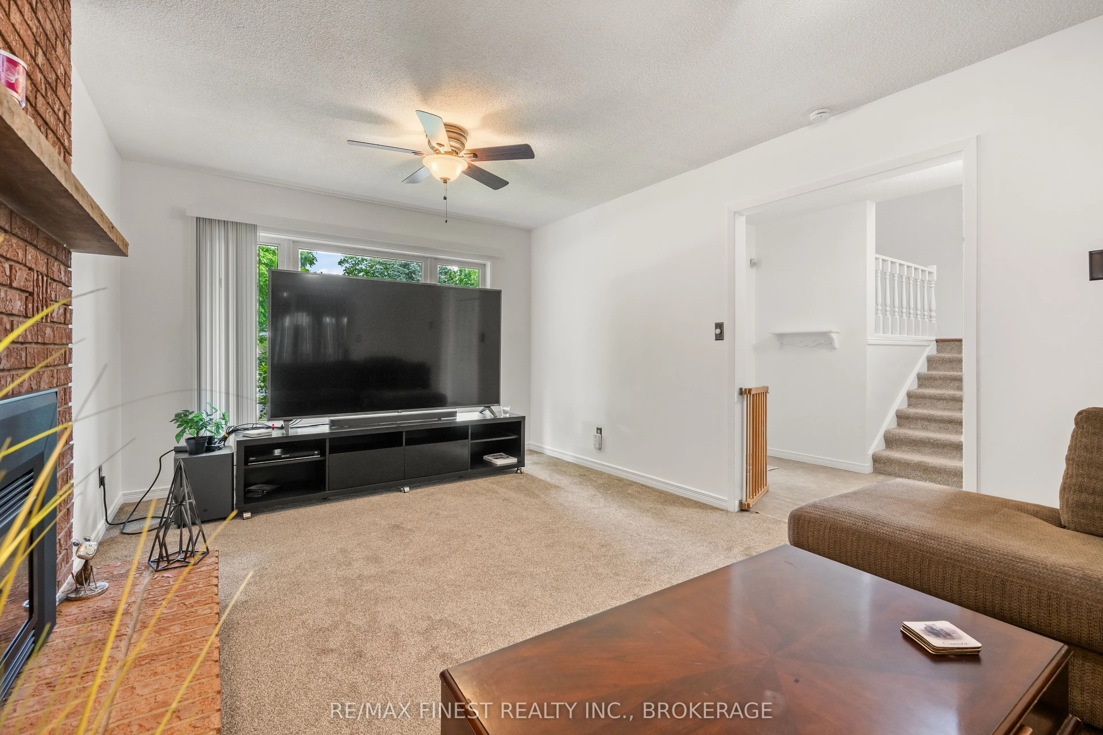 885 Purcell Crescent