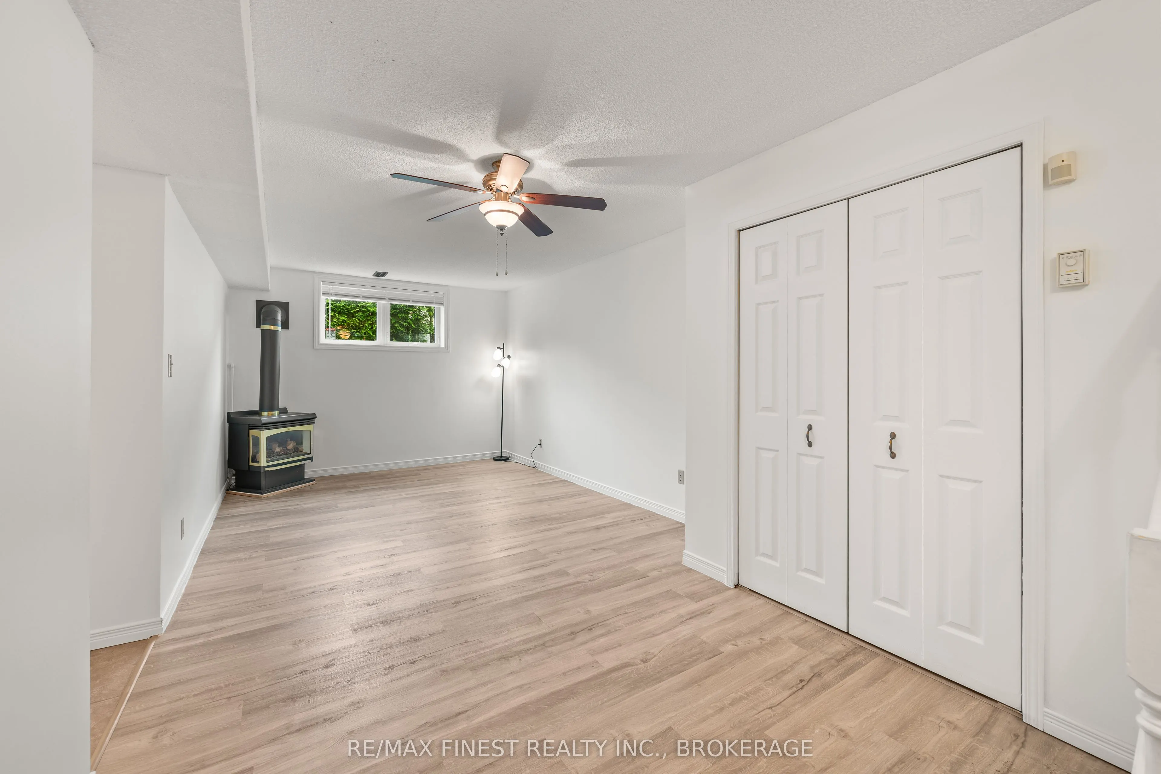 885 Purcell Crescent