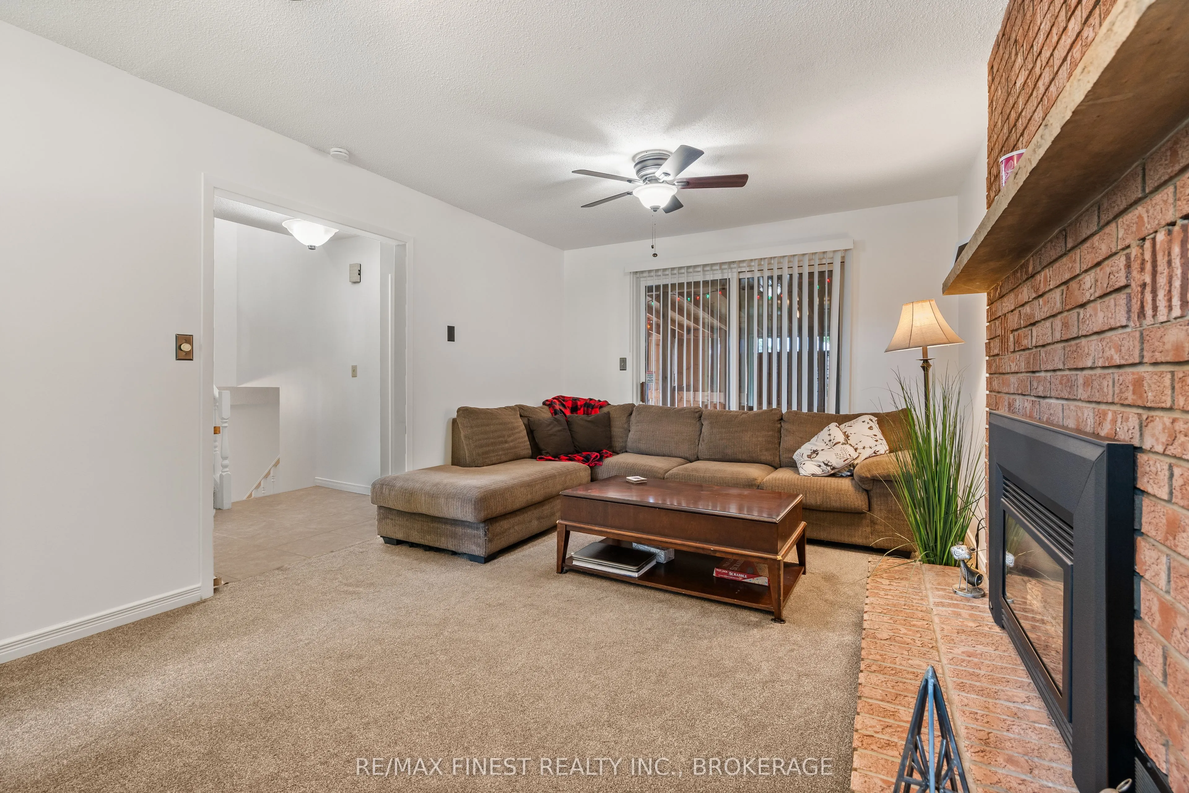 885 Purcell Crescent