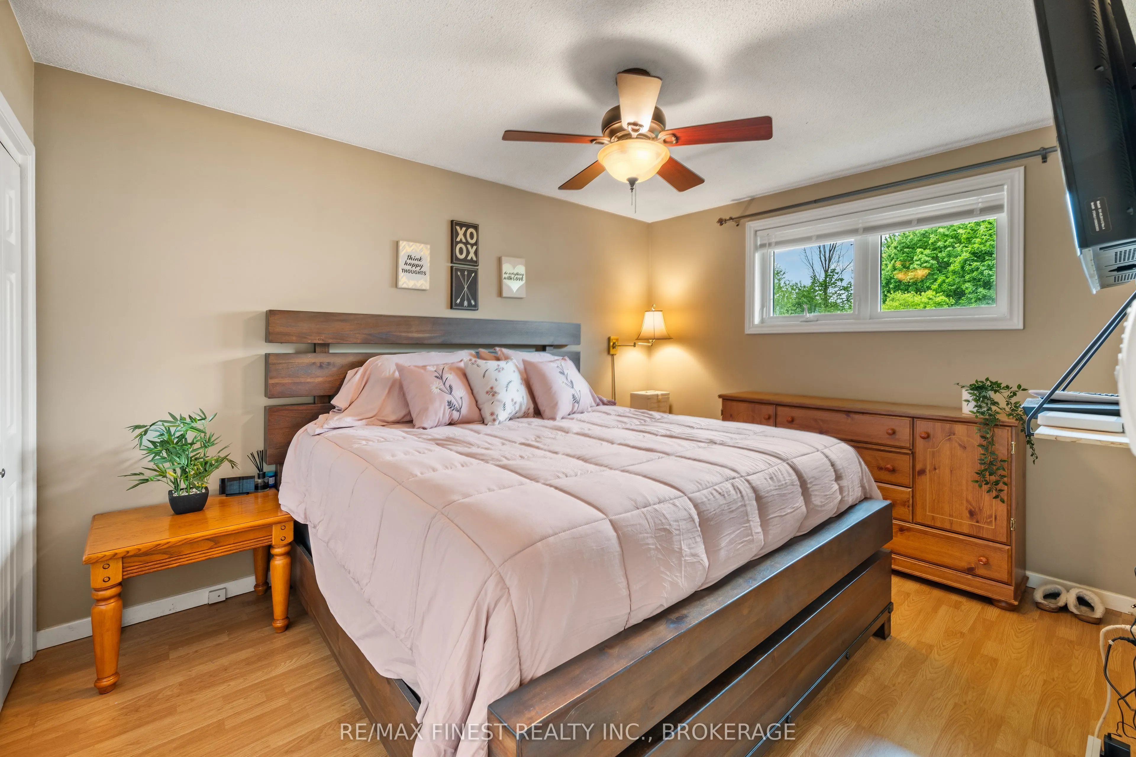 885 Purcell Crescent