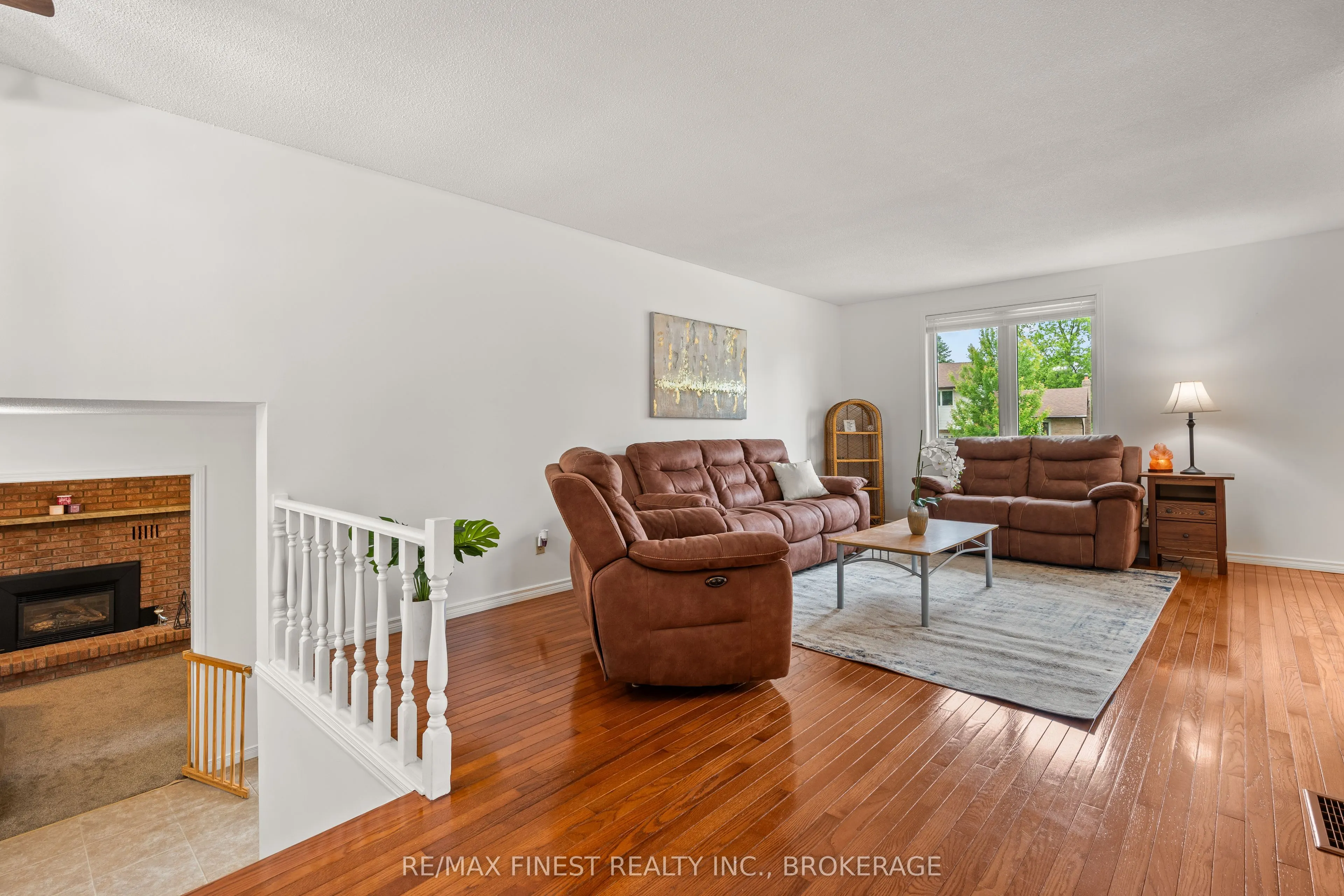 885 Purcell Crescent
