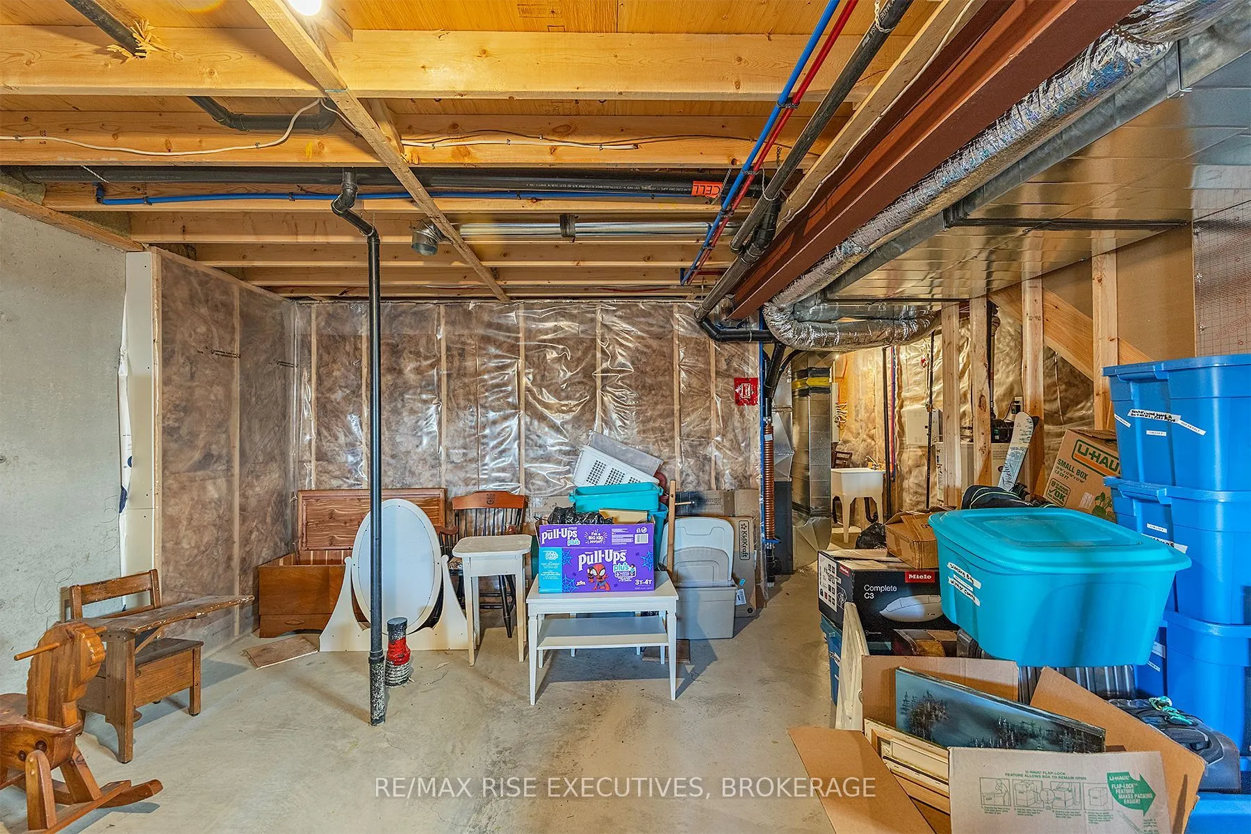 1219 Max Crescent