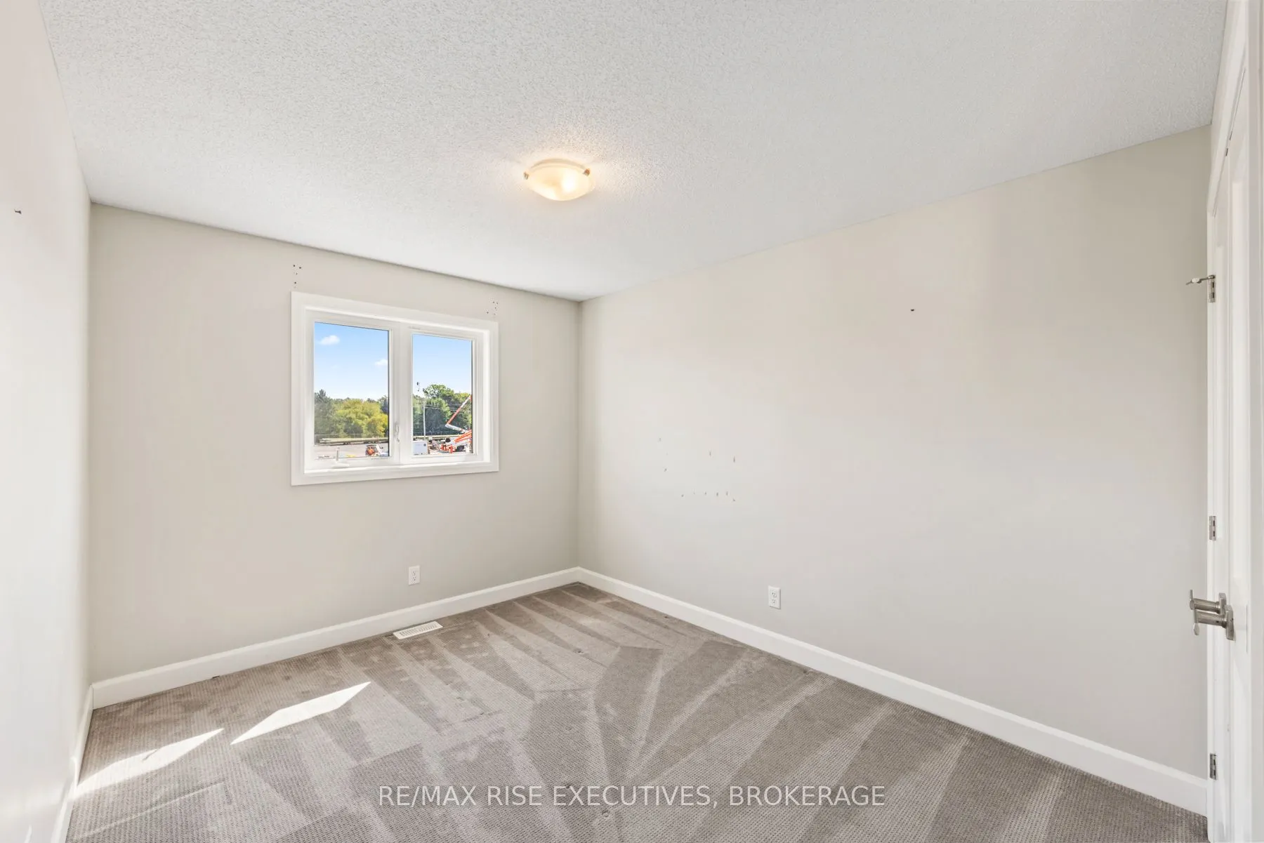 1219 Max Crescent
