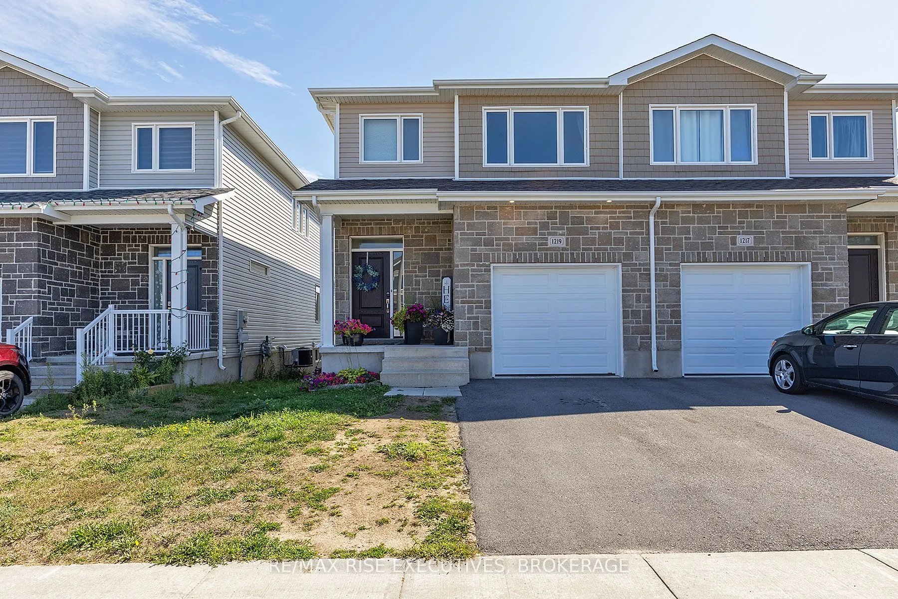 1219 Max Crescent