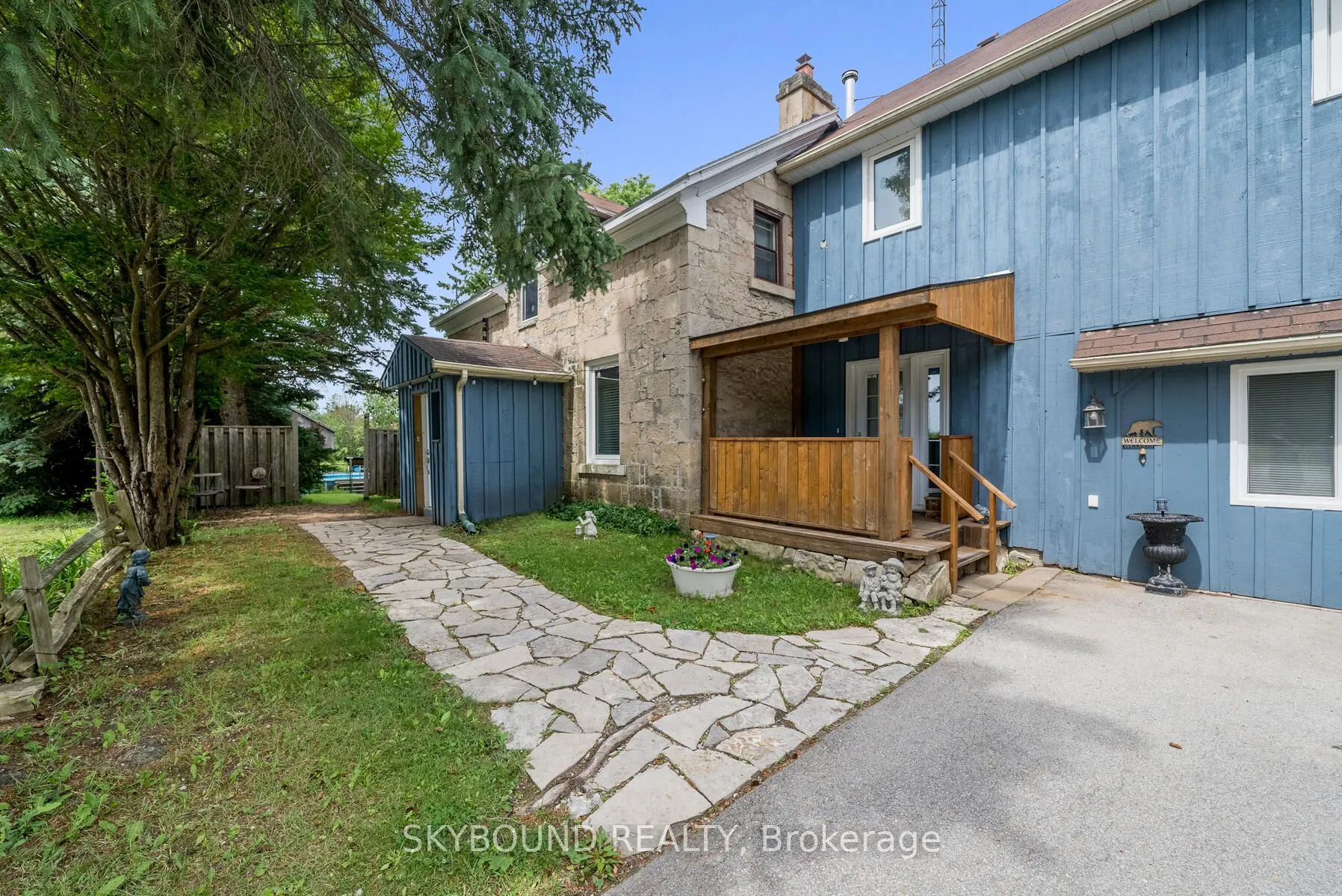 9206 Sideroad 17 Road