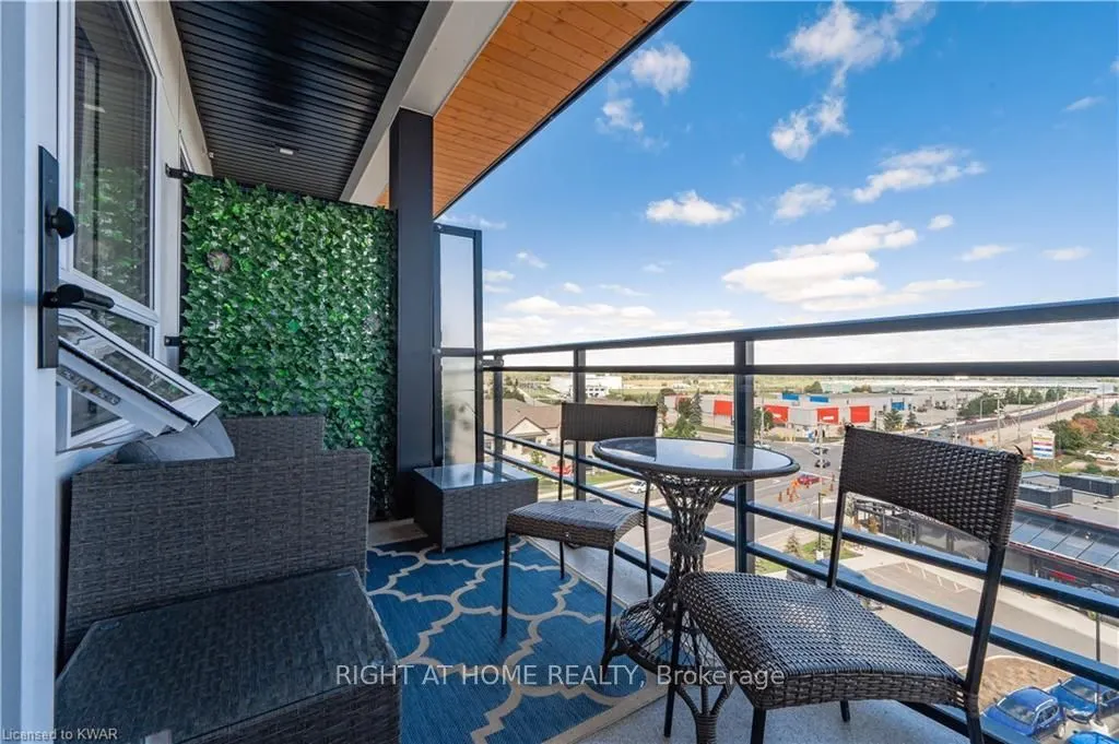 255 Northfield Drive E, #606