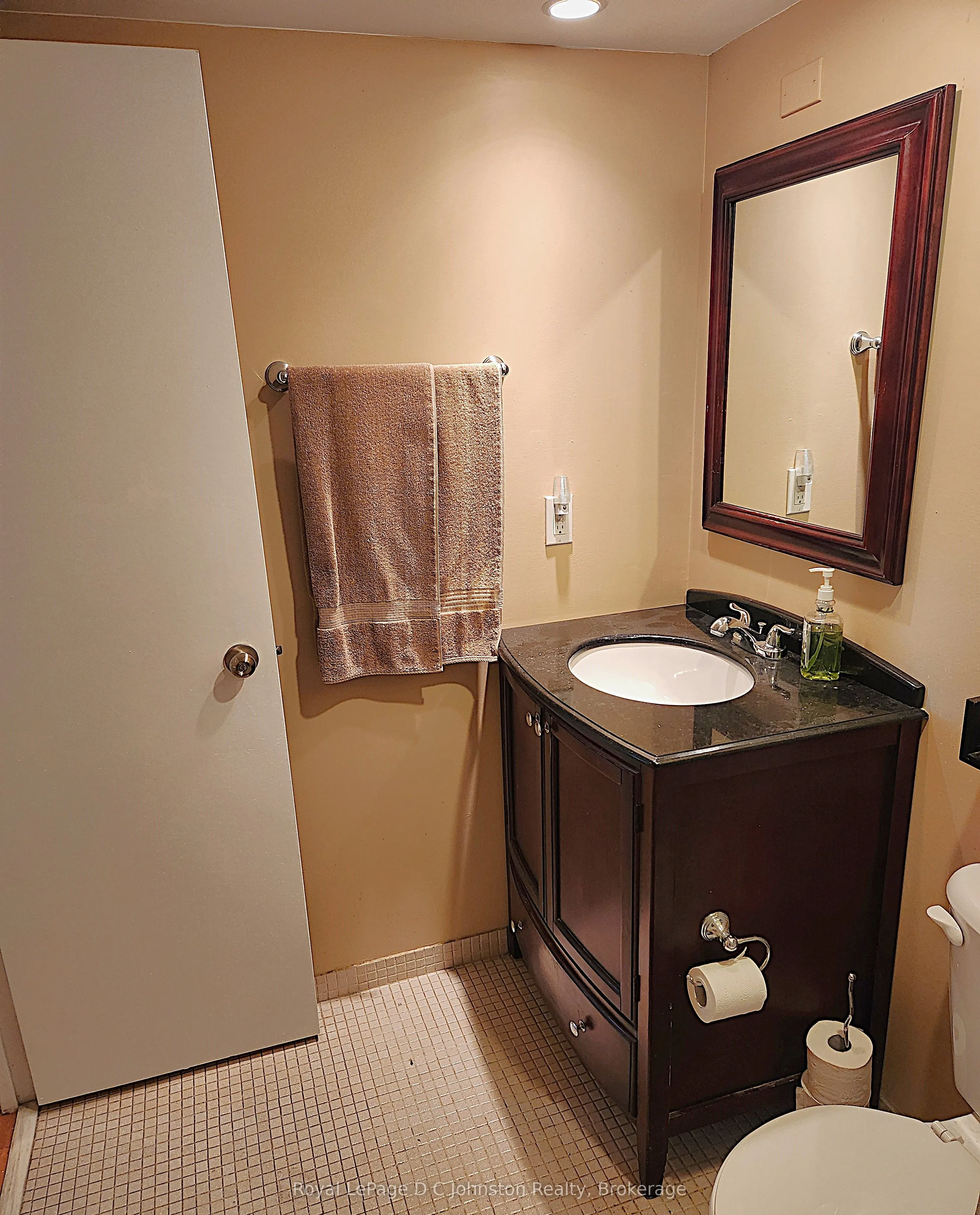 225 Harvard Place, #806