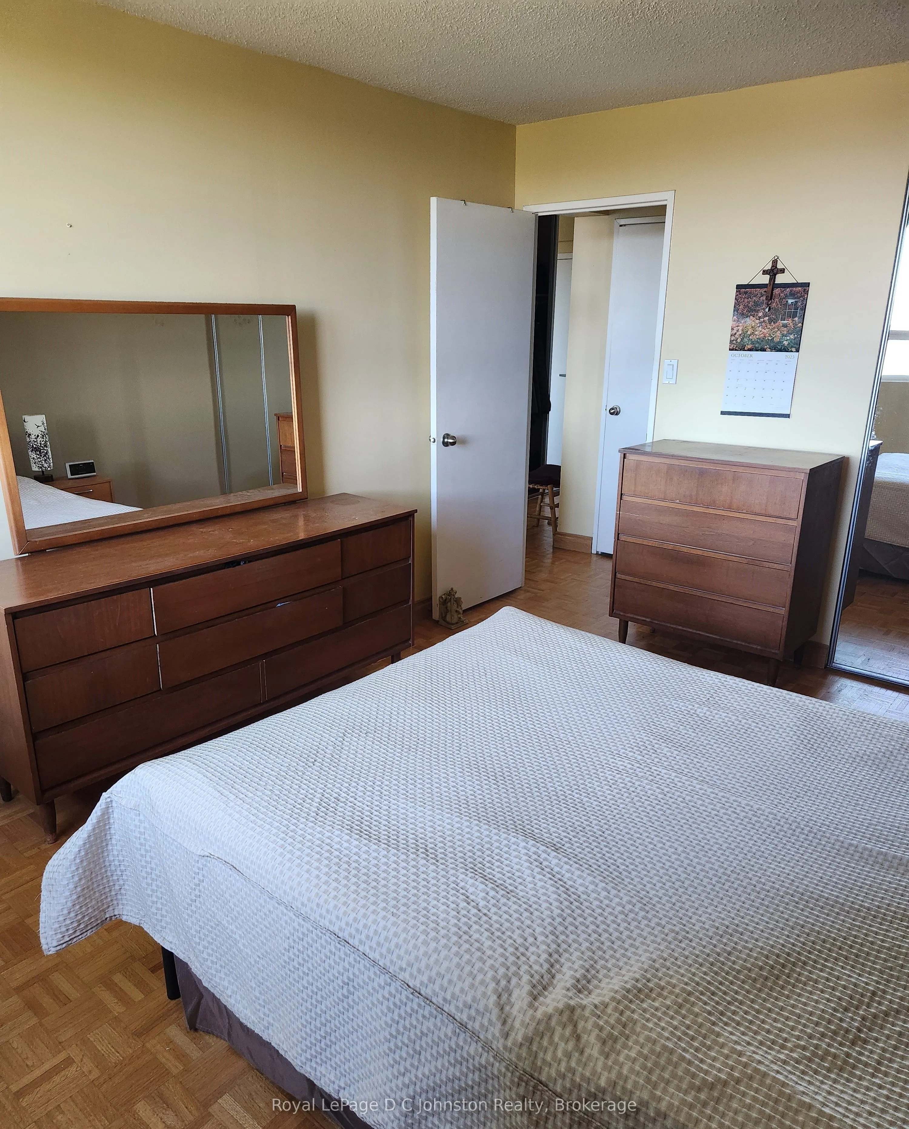 225 Harvard Place, #806