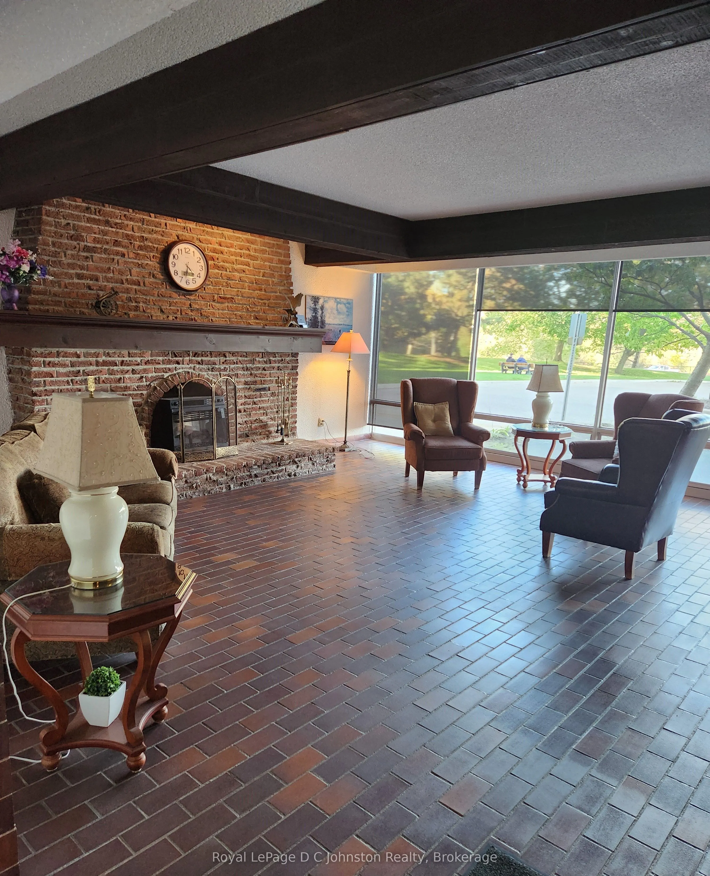 225 Harvard Place, #806