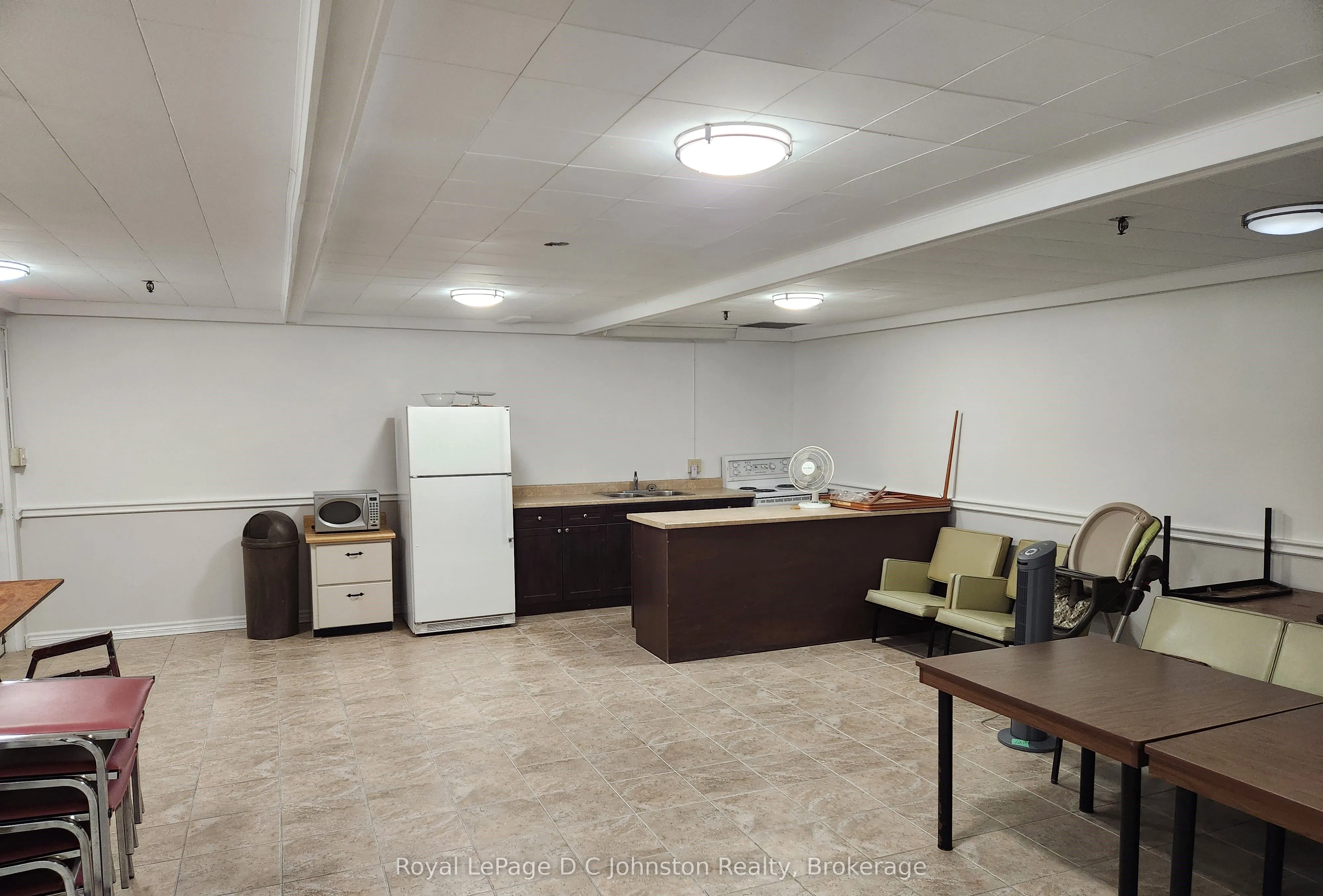 225 Harvard Place, #806